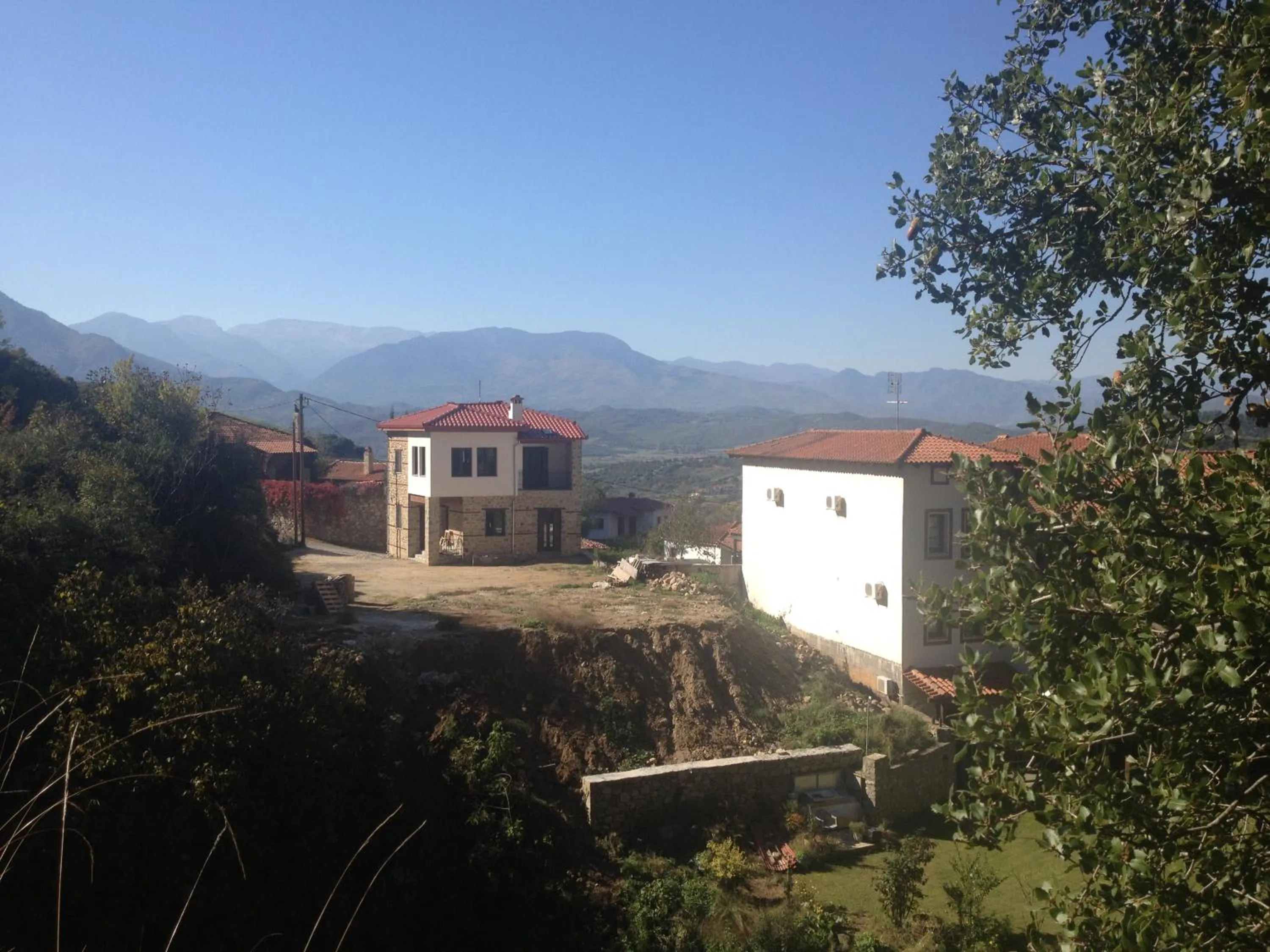 Property building in Pyrgos Adrachti