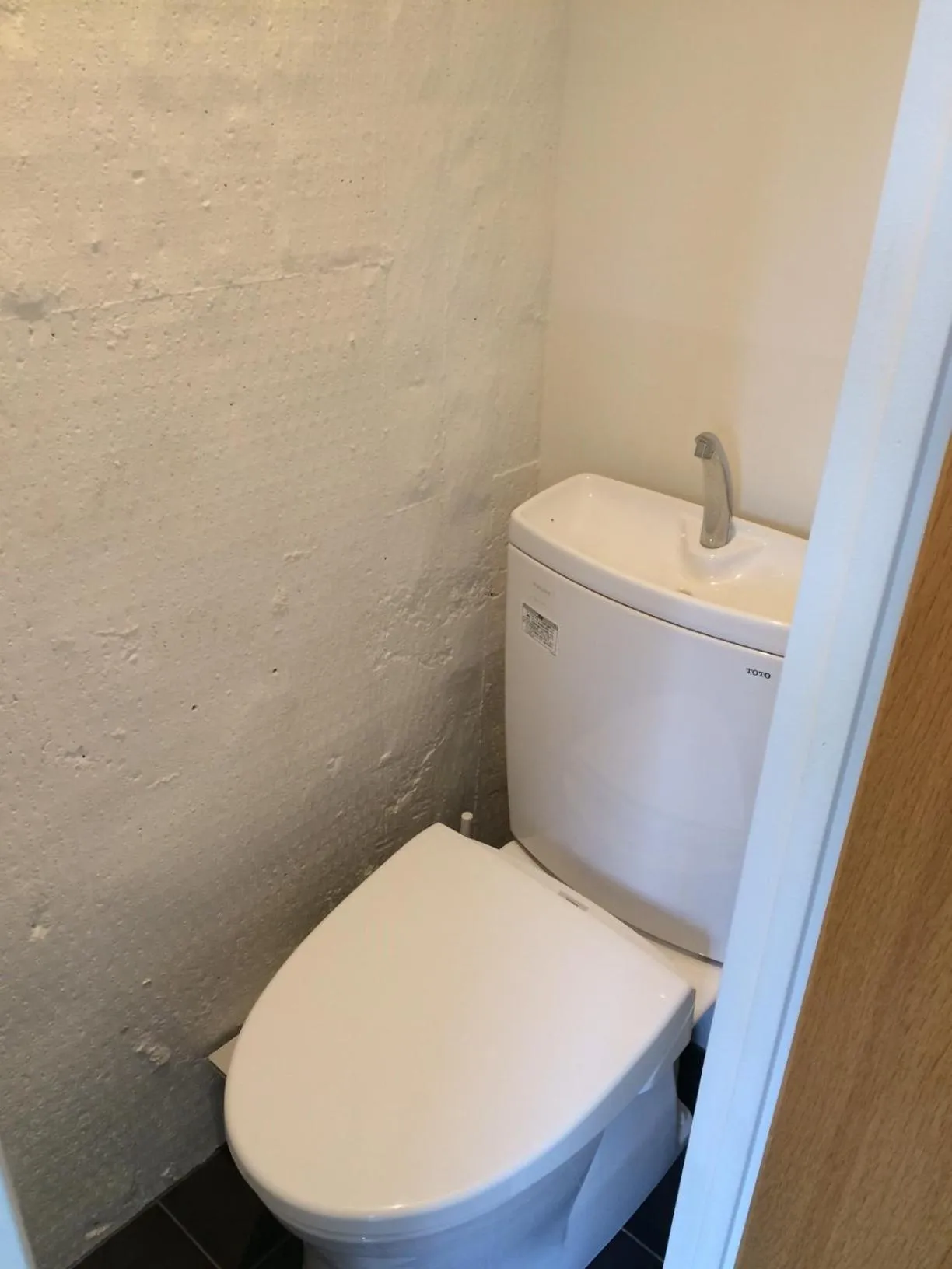 Toilet in ROUTE - Cafe and Petit Hostel