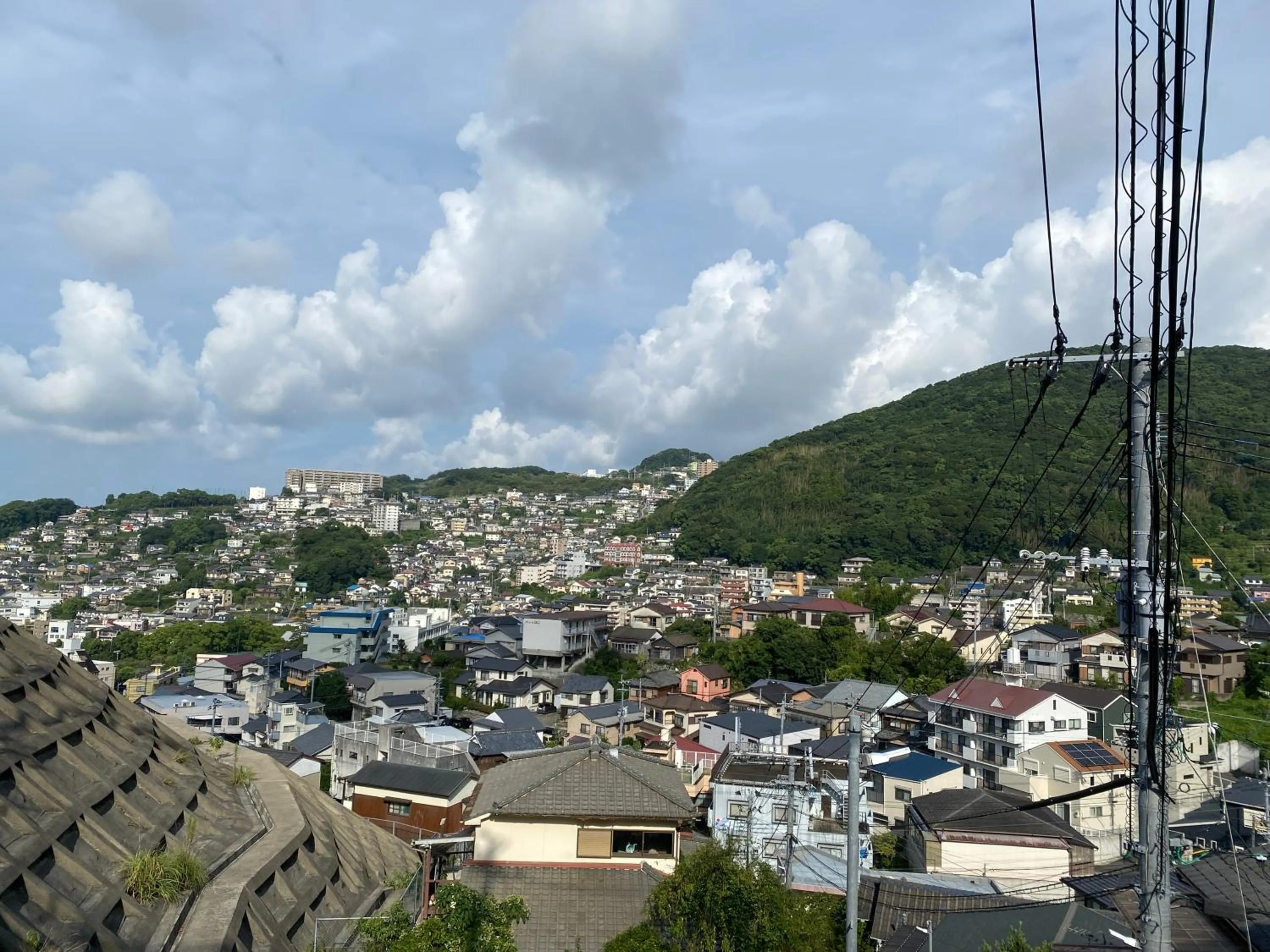 ROUTE - Cafe and Petit Hostel