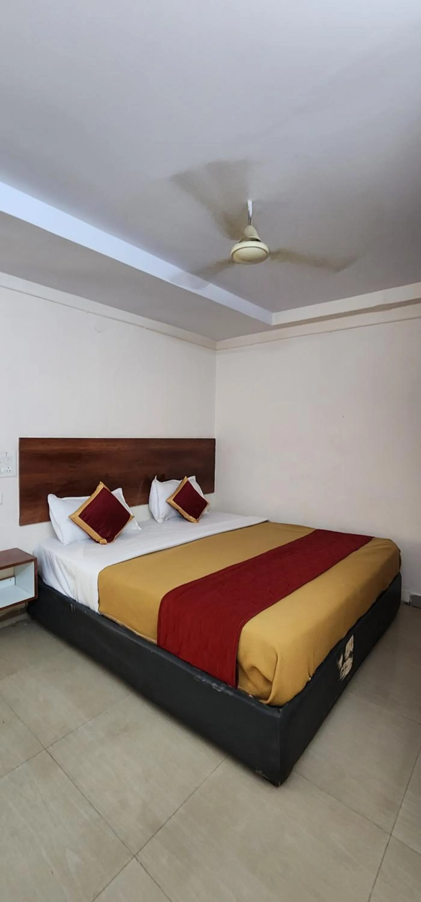 HOTEL SASHI GRANd