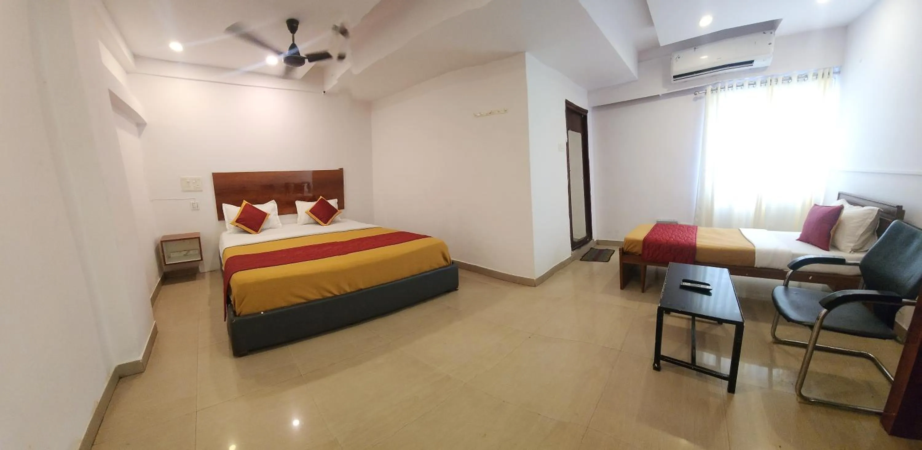 HOTEL SASHI GRANd