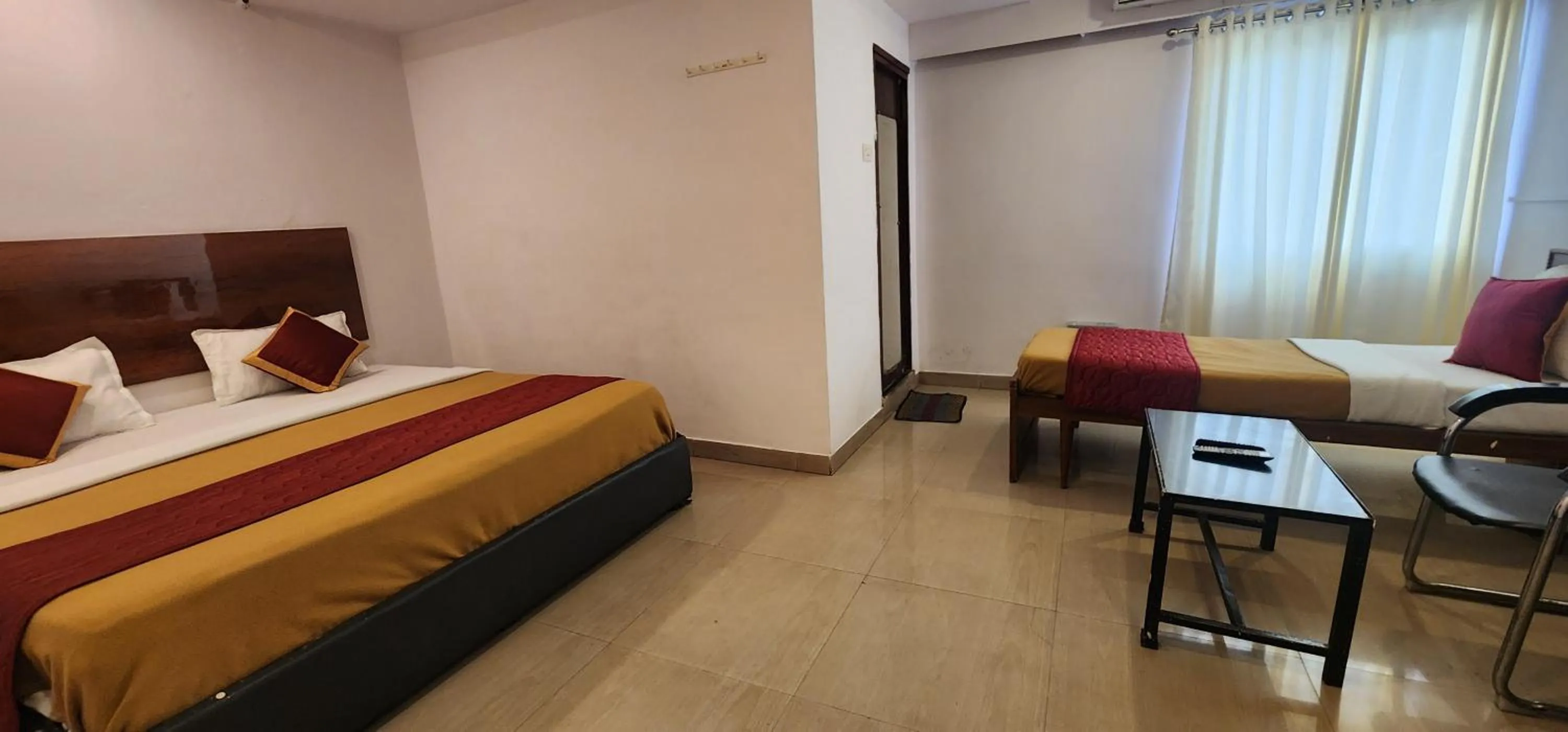 HOTEL SASHI GRANd
