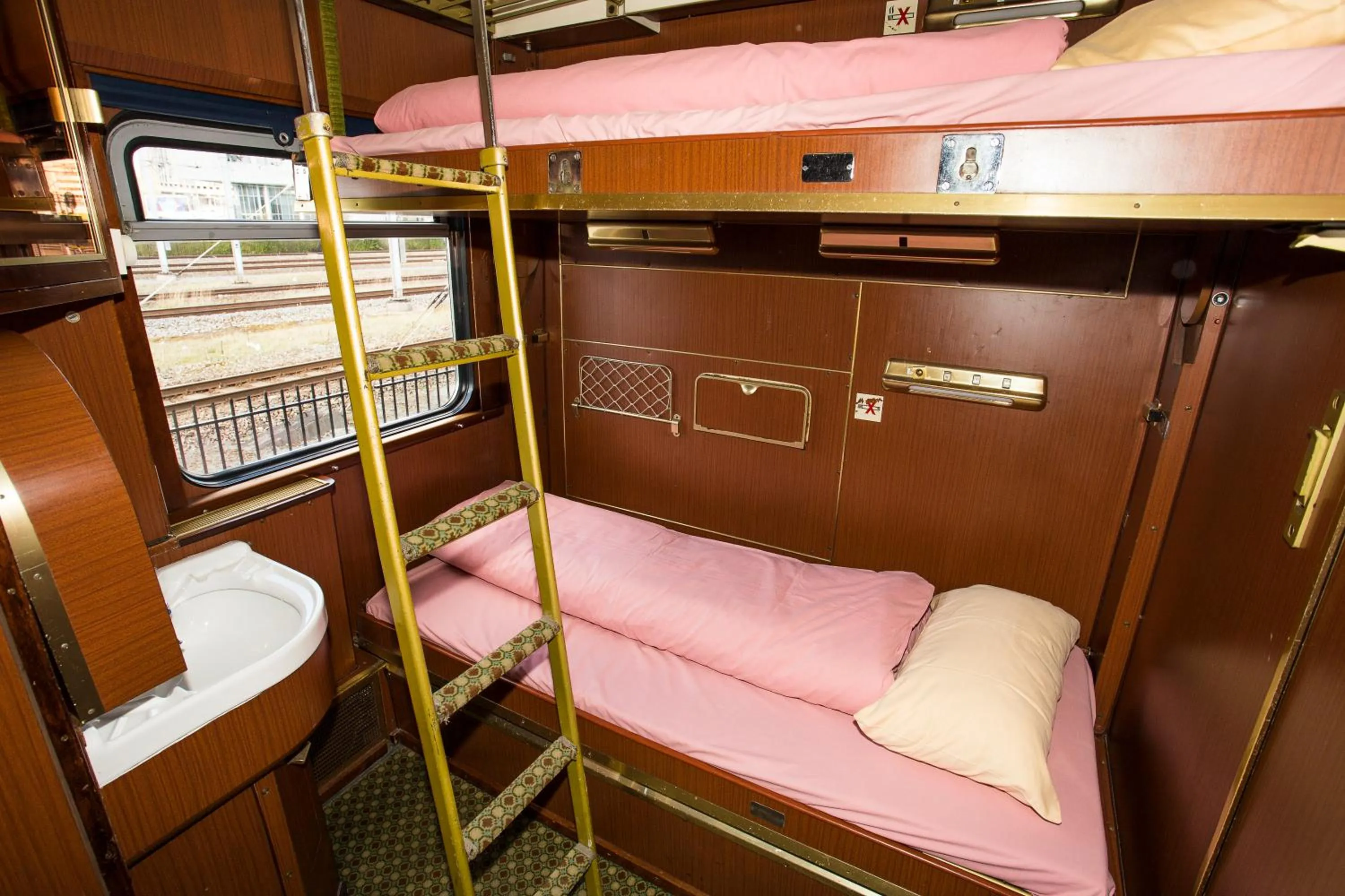 Bed in Train Lodge Amsterdam