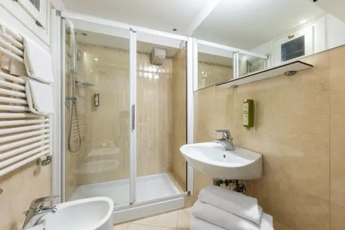 Leone Hotel
