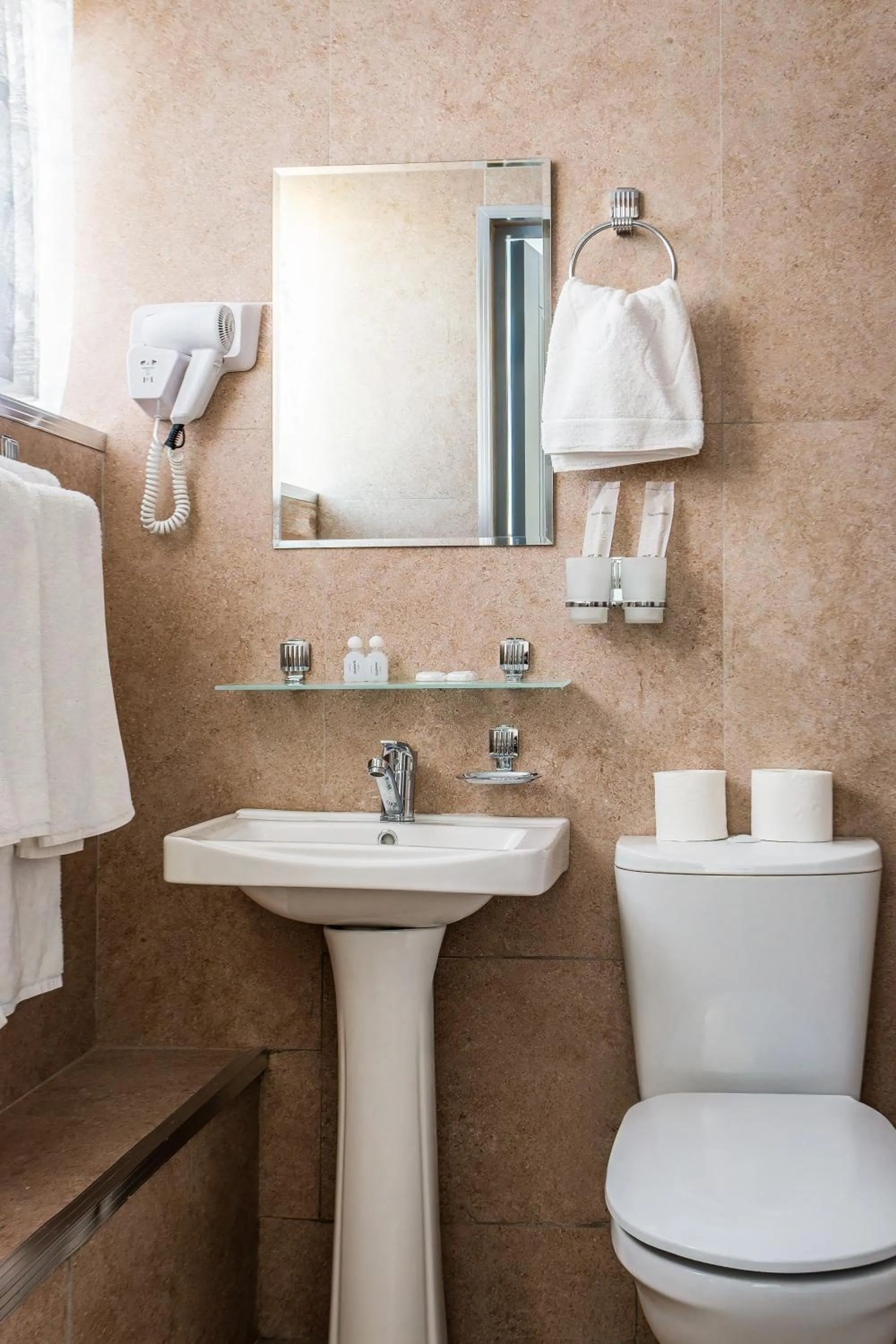 Budget Twin Room in Solief Hotel