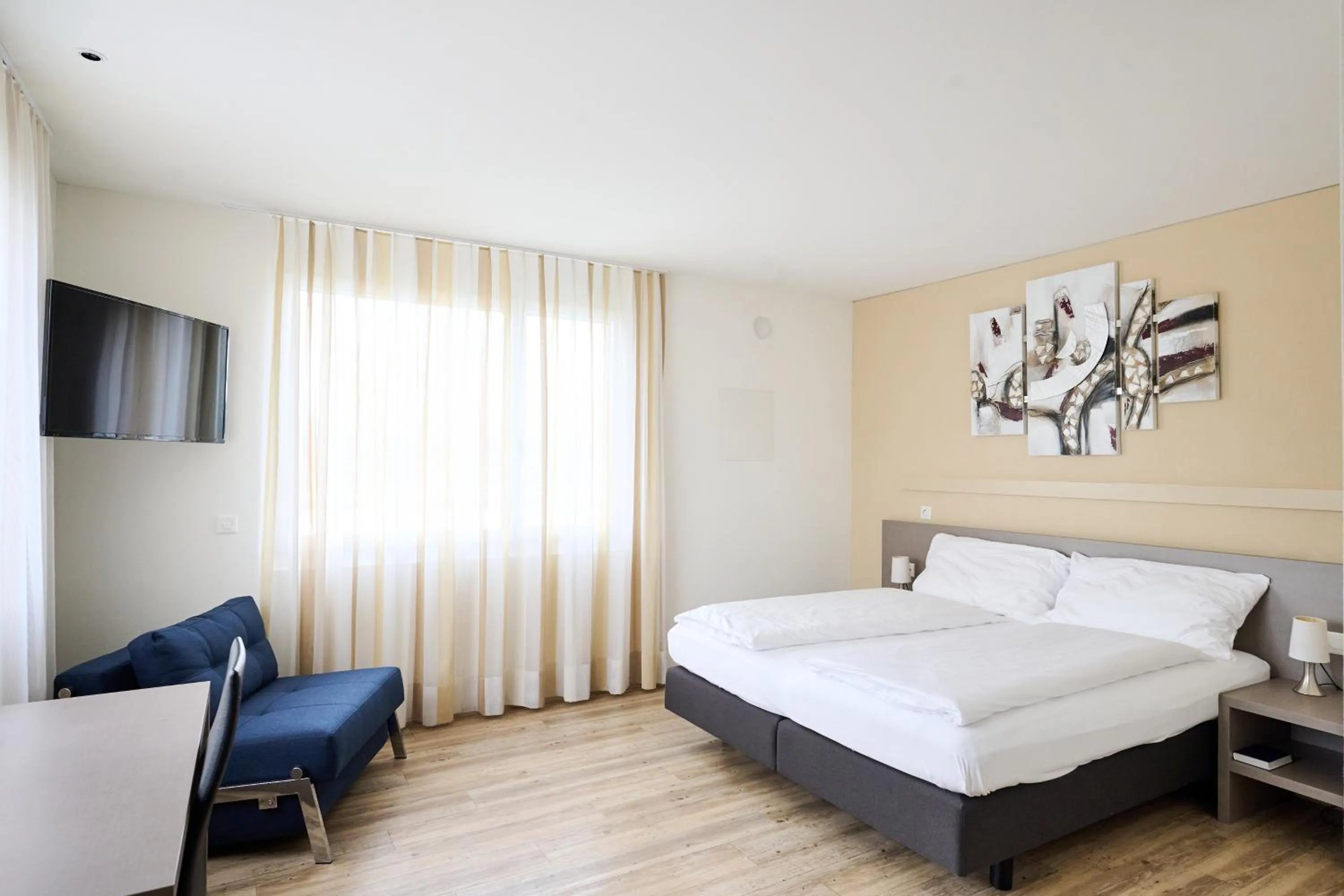 Bed in Smart Hotel Kreisel --Self check-In