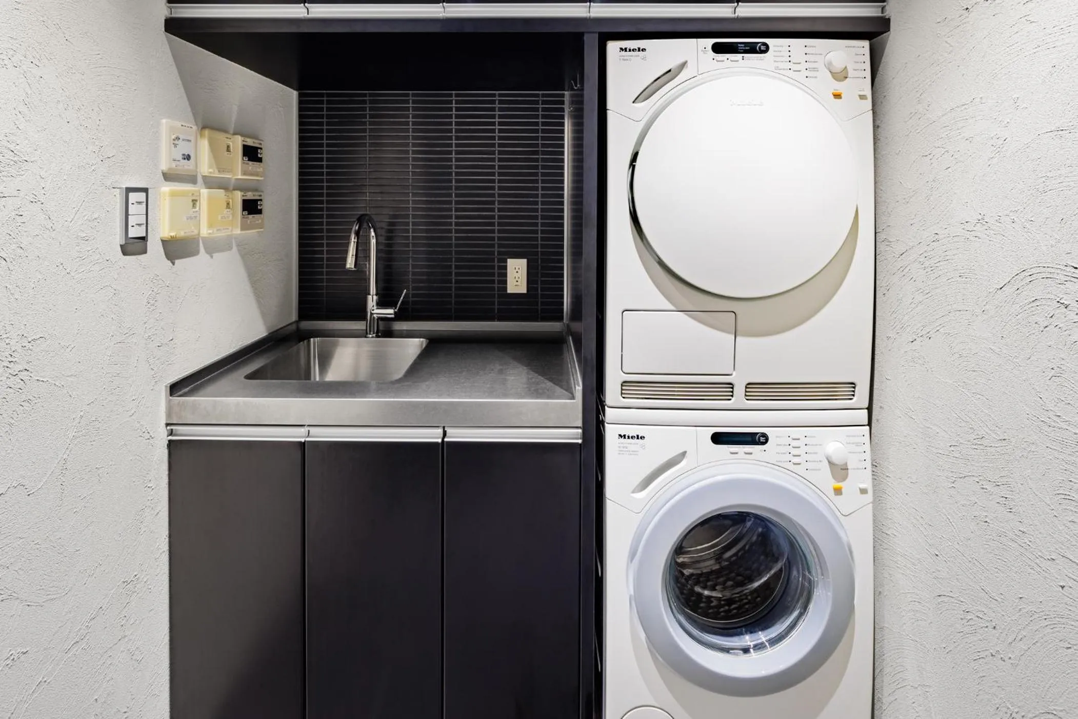 Phoenix Cocoon by HHG