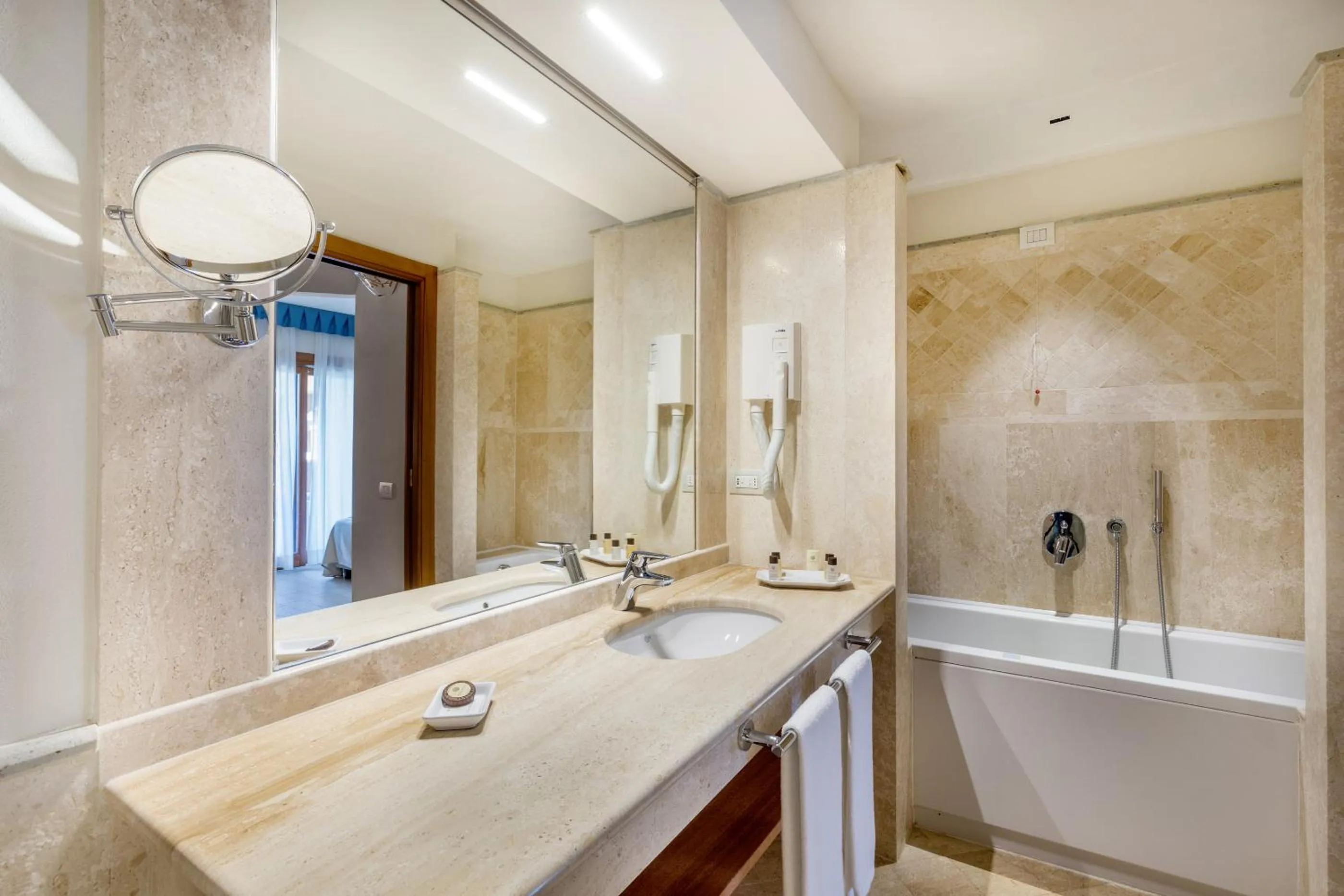 Bathroom in Hotel Marana