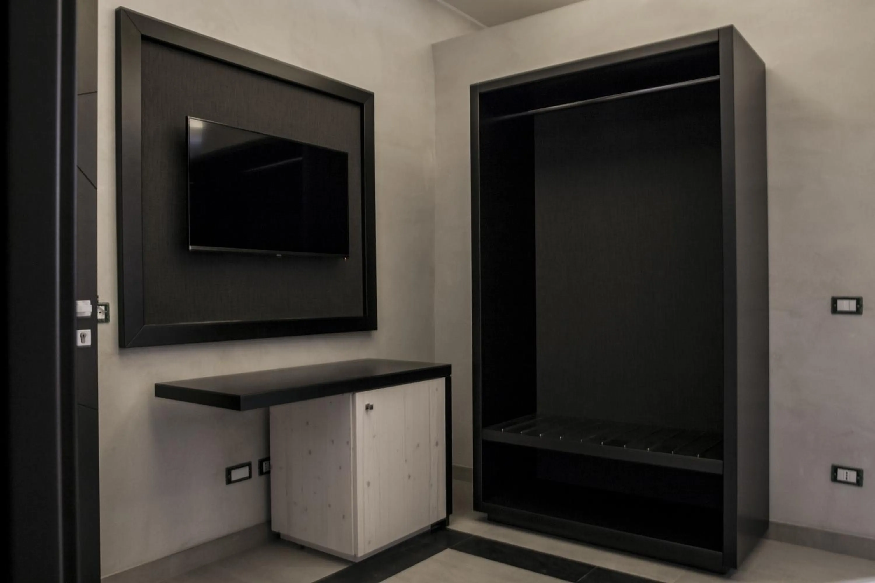 TV and multimedia in Campo De’ Fiori Prestige Rooms