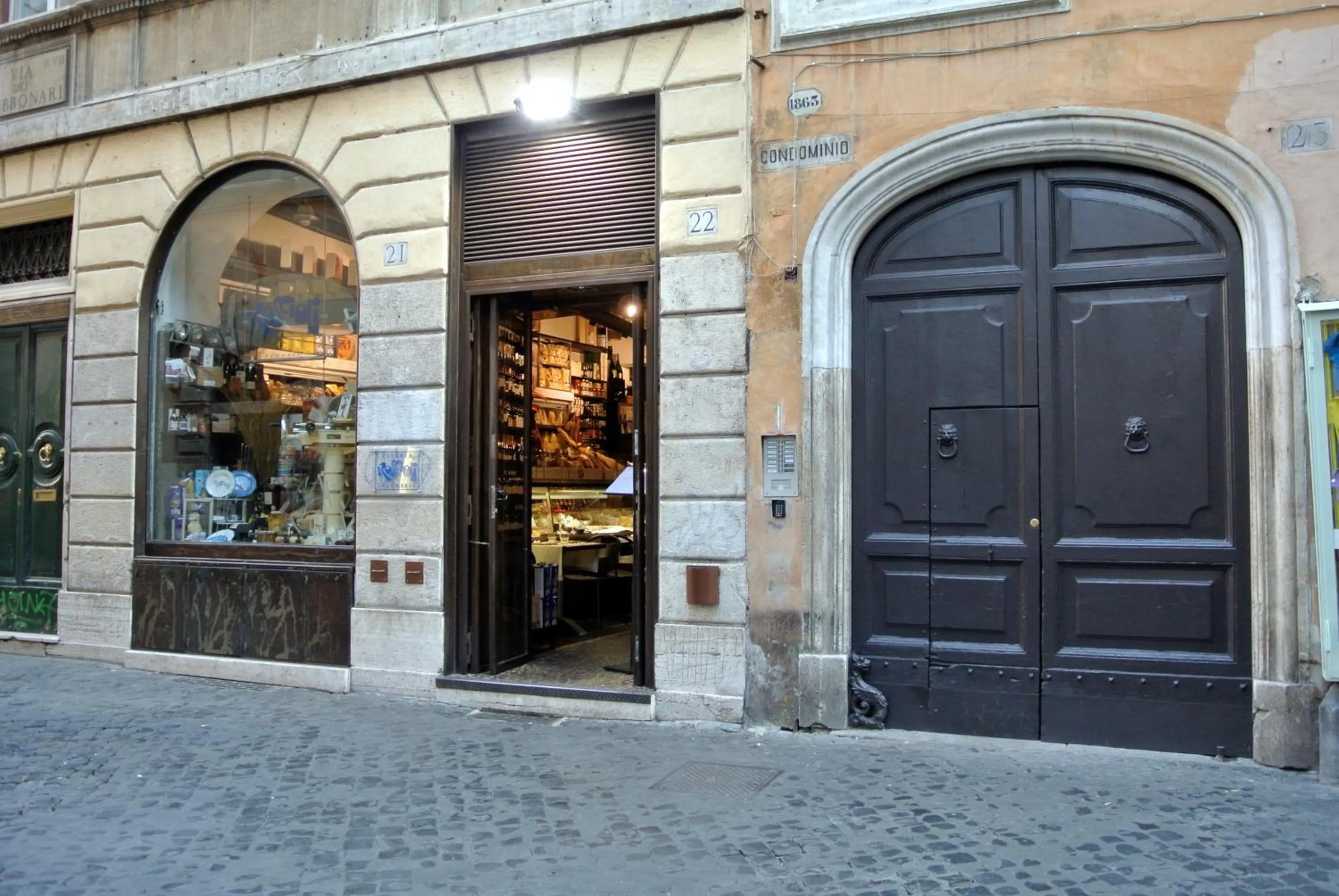 Facade/entrance in Campo De’ Fiori Prestige Rooms