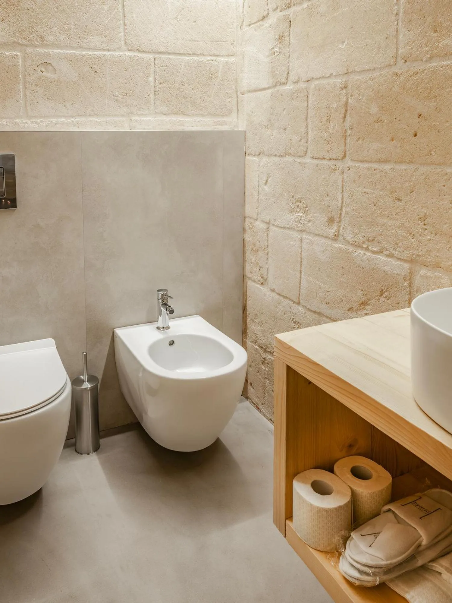 Toilet in Hydria Rooms