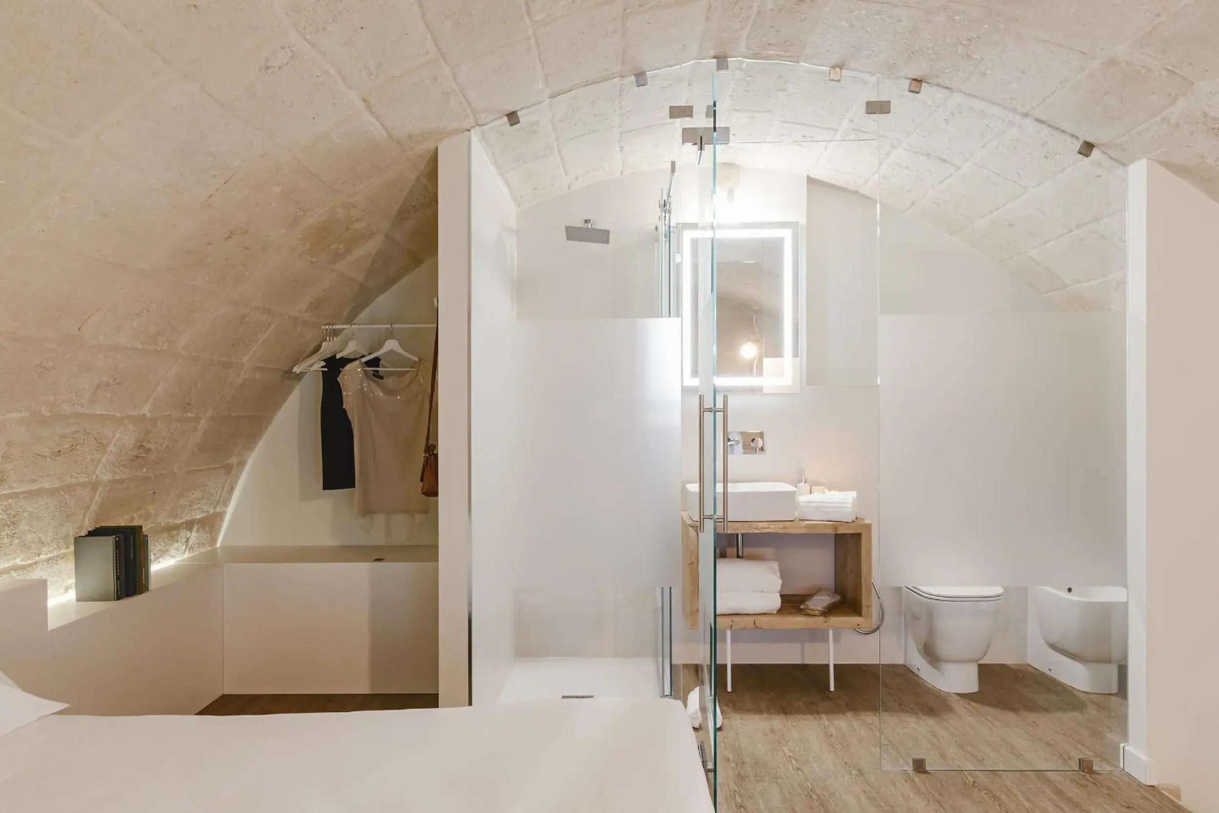 Double Room in Hydria Rooms Double Room in Hydria Rooms