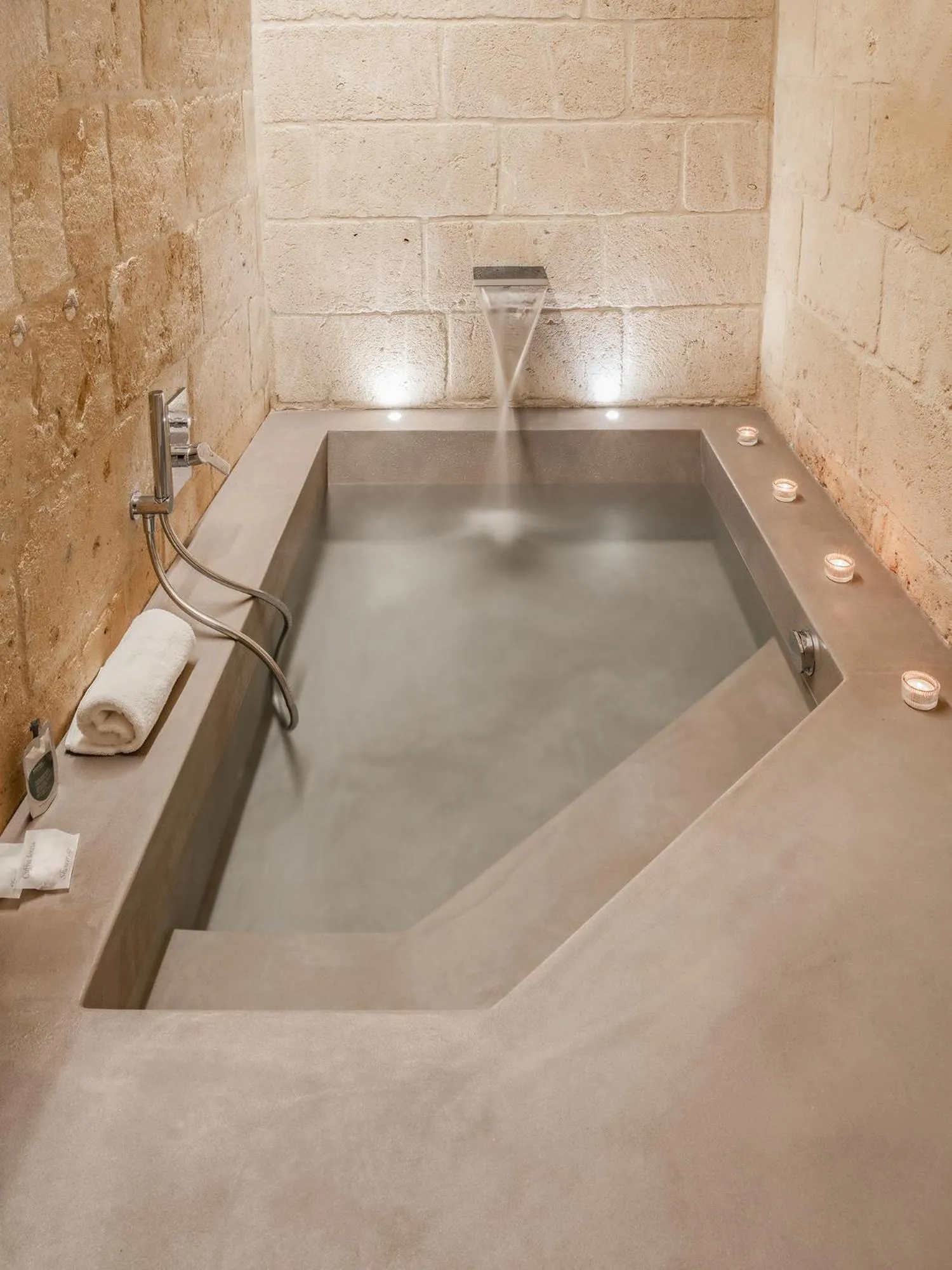 Bath in Hydria Rooms