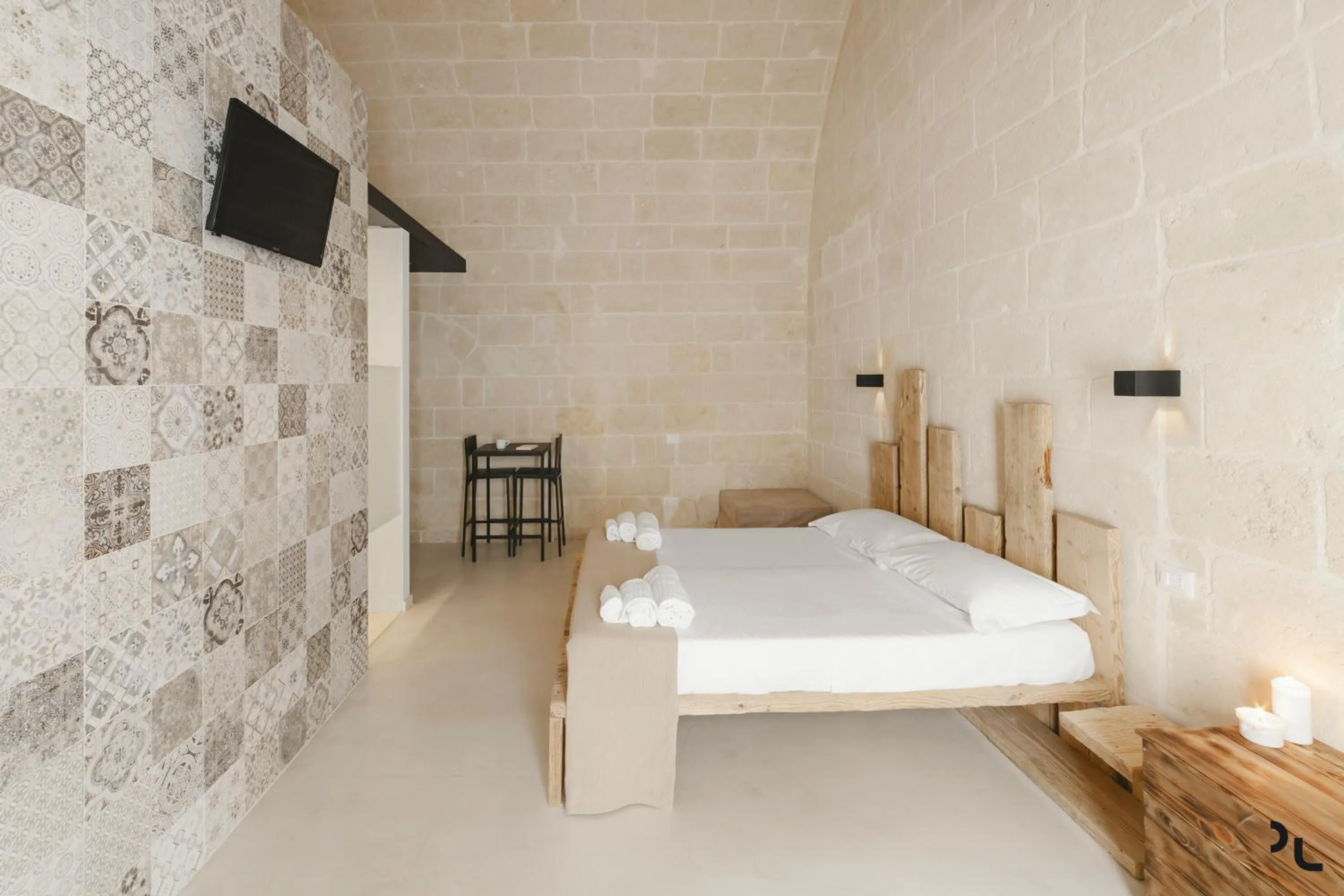 Photo of the whole room, Bed in Hydria Rooms