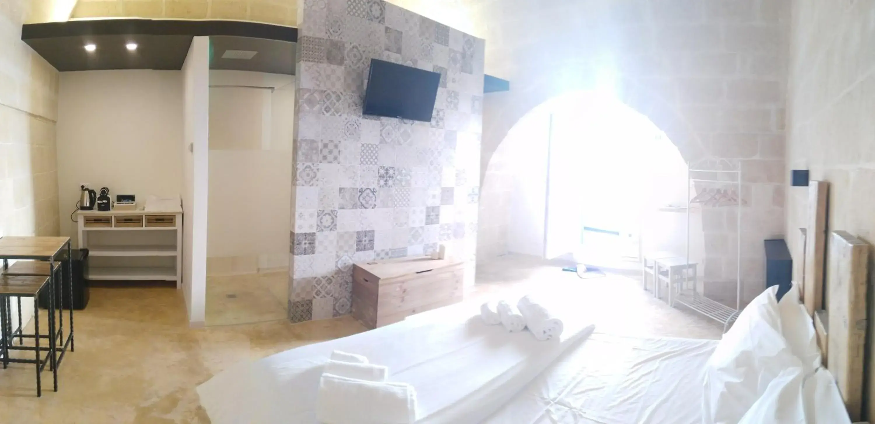 Deluxe Triple Room in Hydria Rooms Deluxe Triple Room in Hydria Rooms