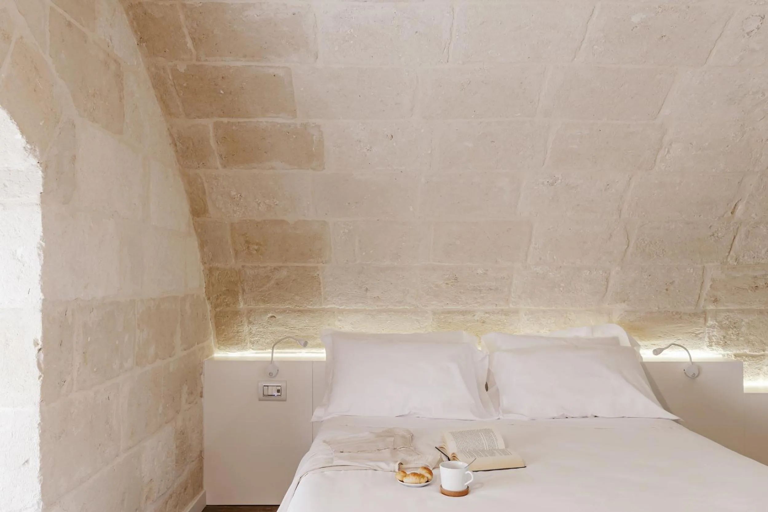 Bedroom, Bed in Hydria Rooms