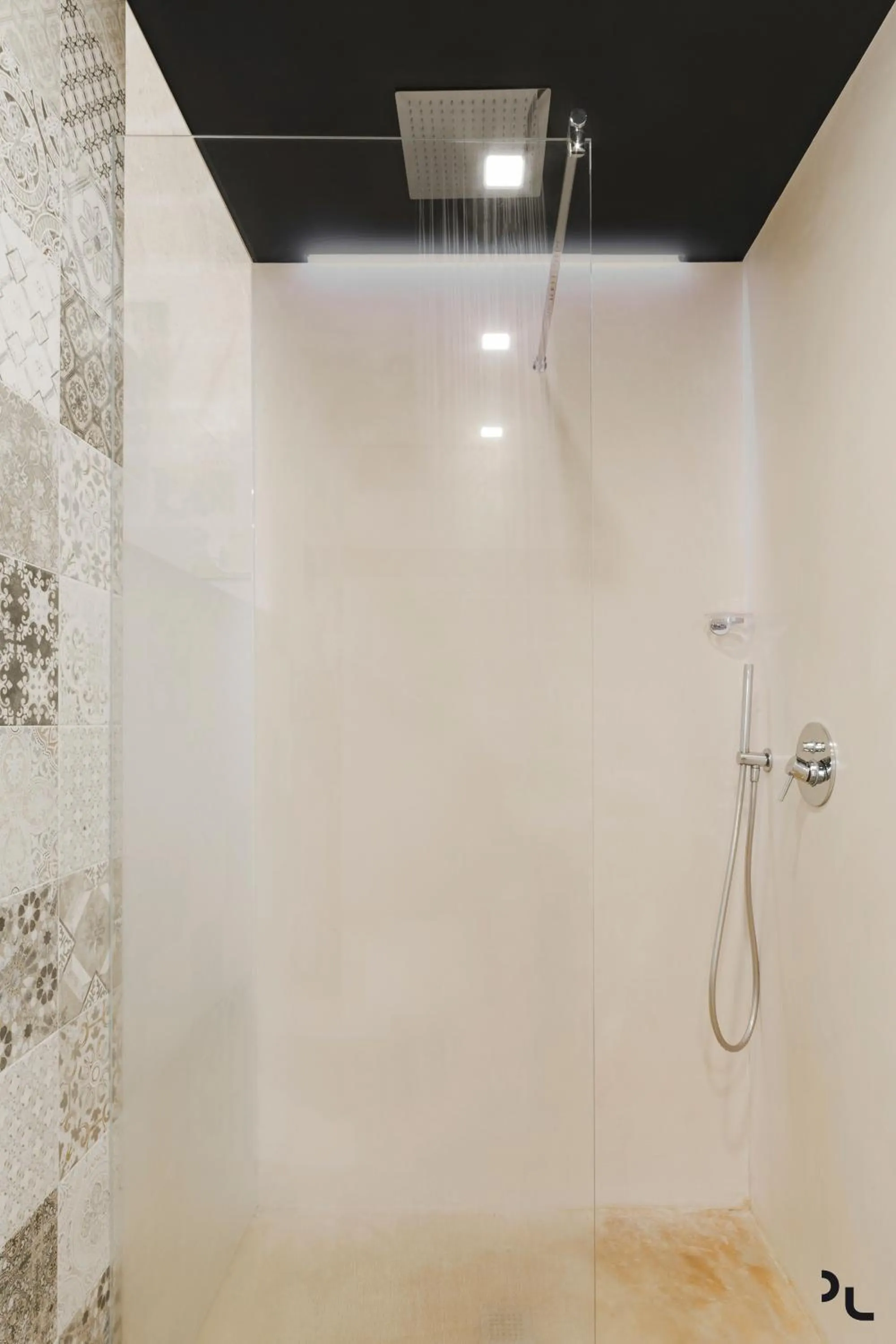 Shower in Hydria Rooms