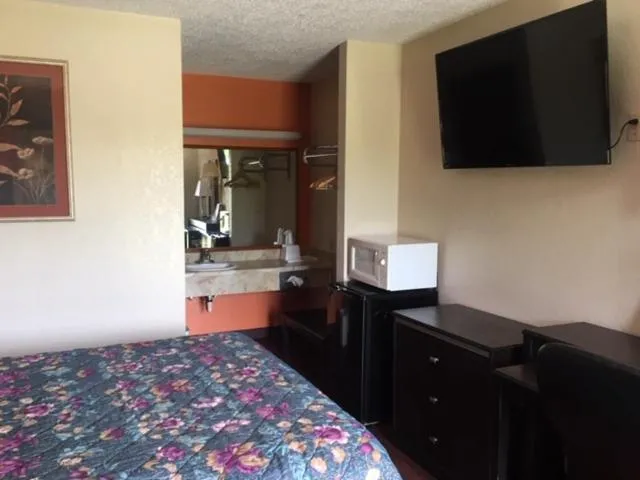 Regency Inn and Suites Bay City, Texas