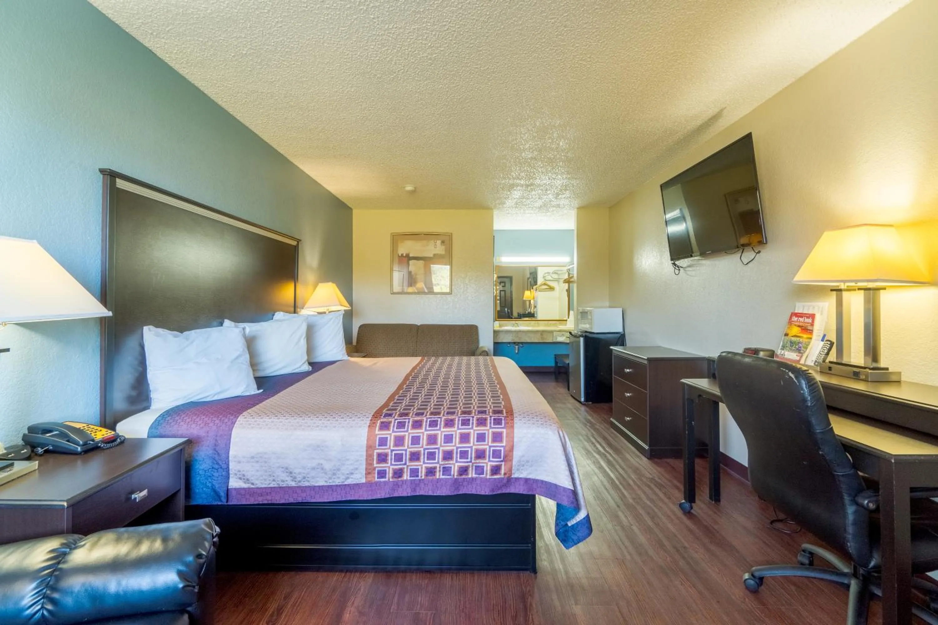 Regency Inn and Suites Bay City, Texas