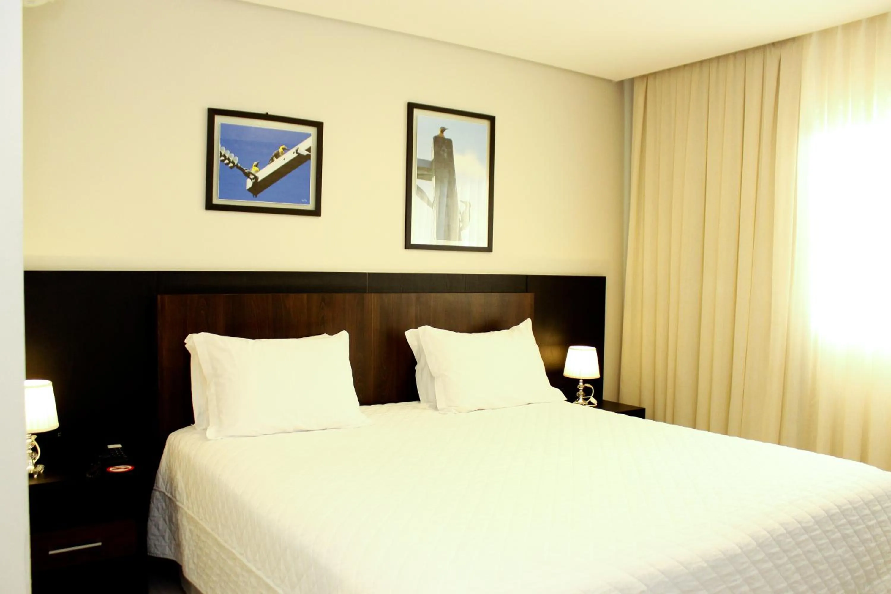 Photo of the whole room, Bed in Blue Hill Hotel