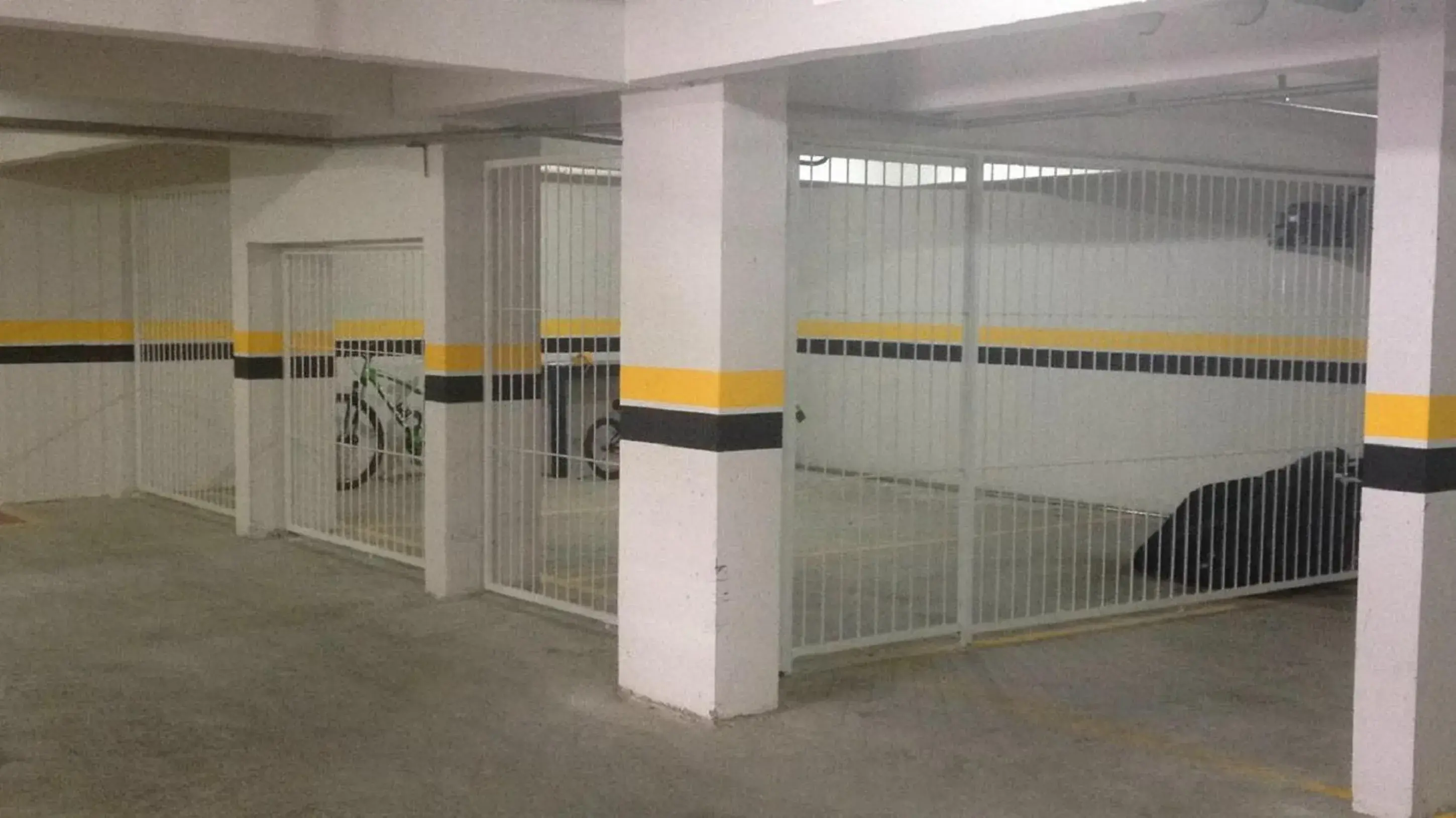 Property building in Blue Hill Hotel Property building in Blue Hill Hotel