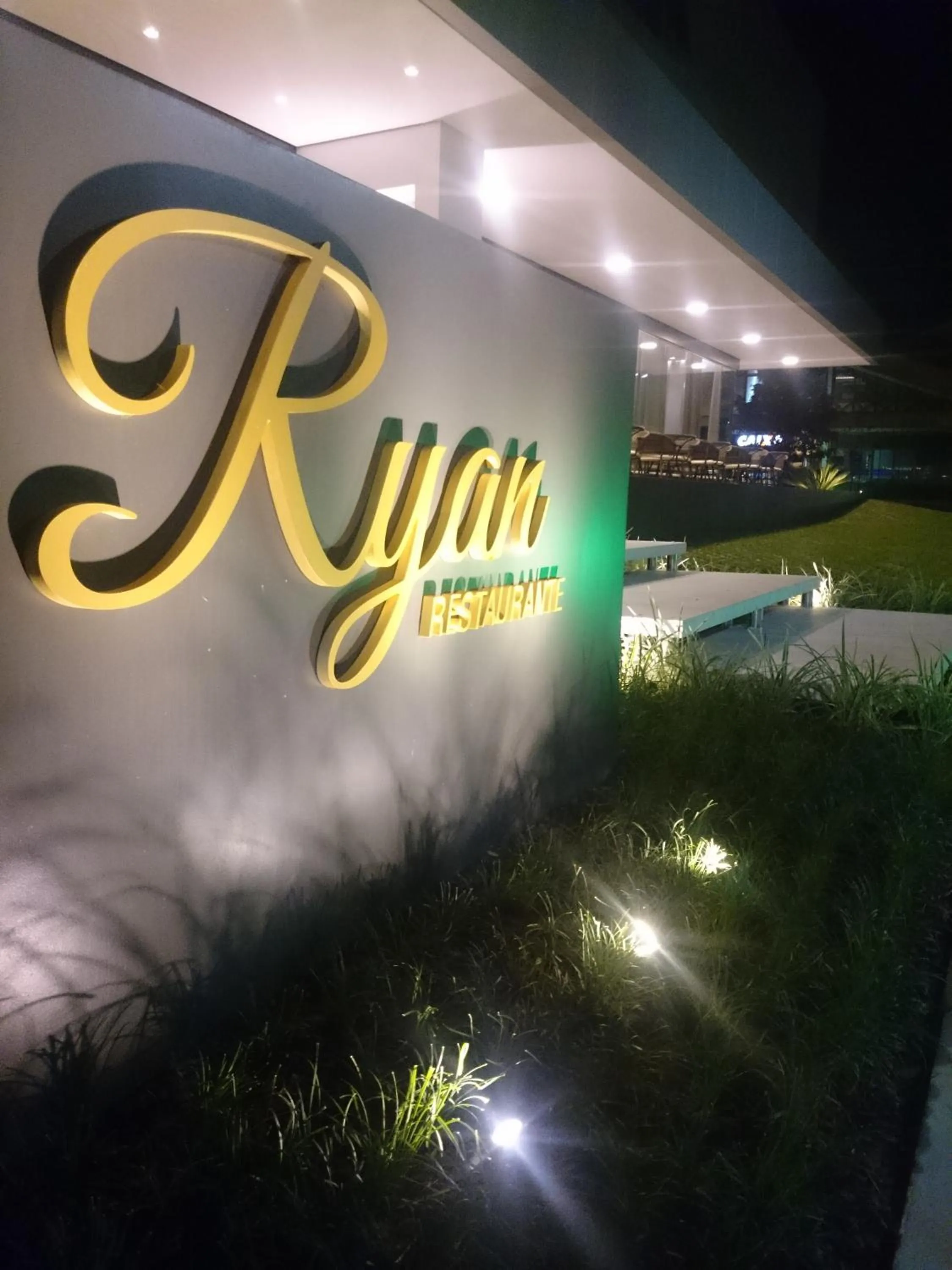 Restaurant/places to eat in Blue Hill Hotel