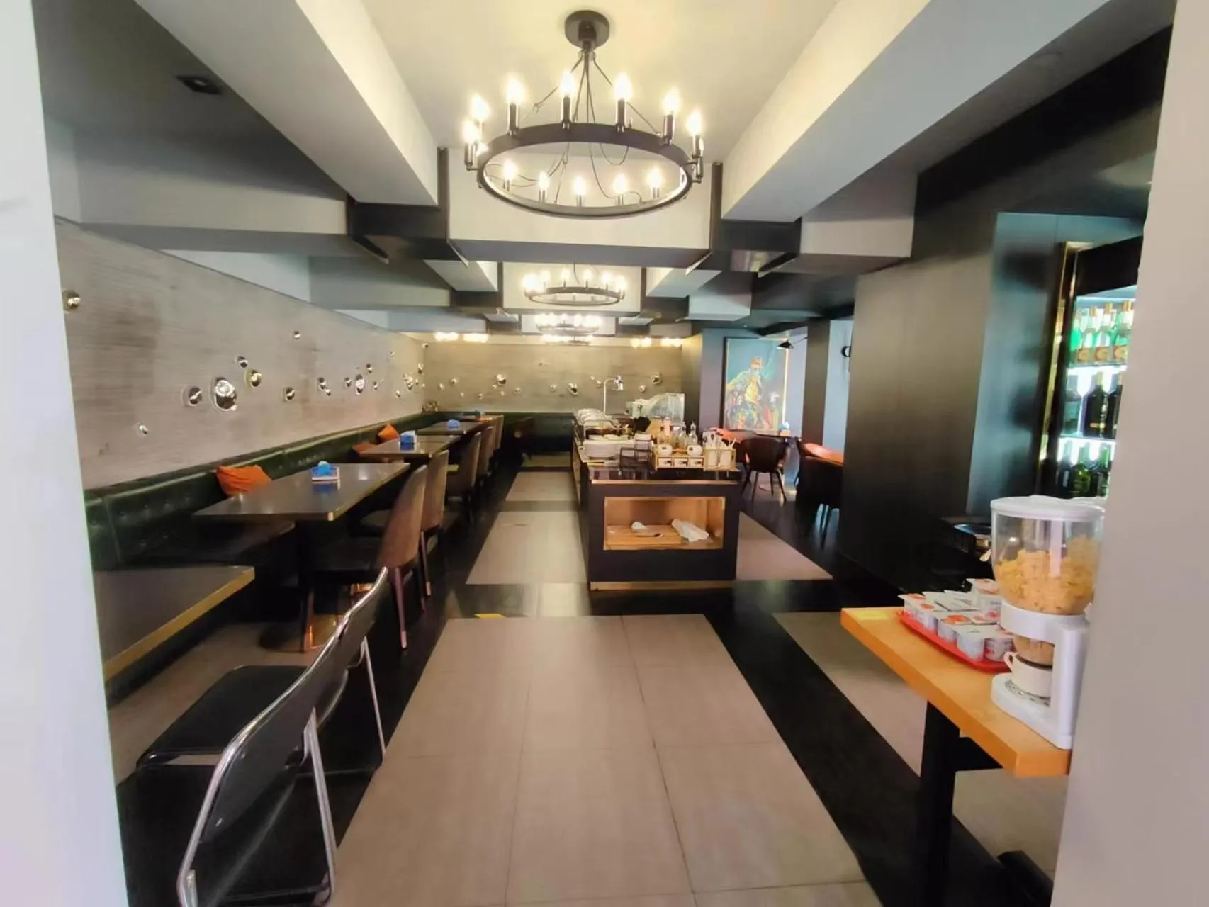 Restaurant/places to eat in Orange Hotel Beijing Guangming Bridge