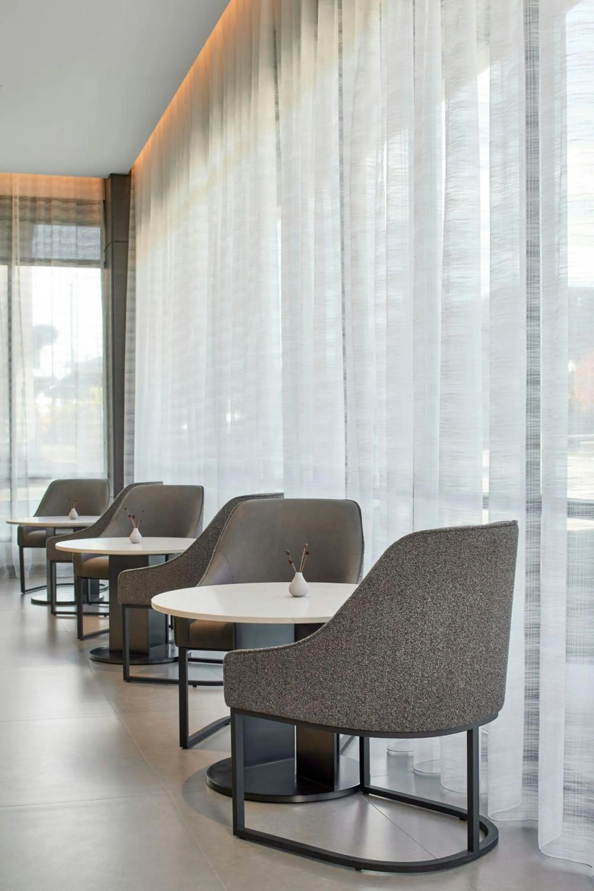 Lounge or bar in AC Hotel by Marriott Auburn