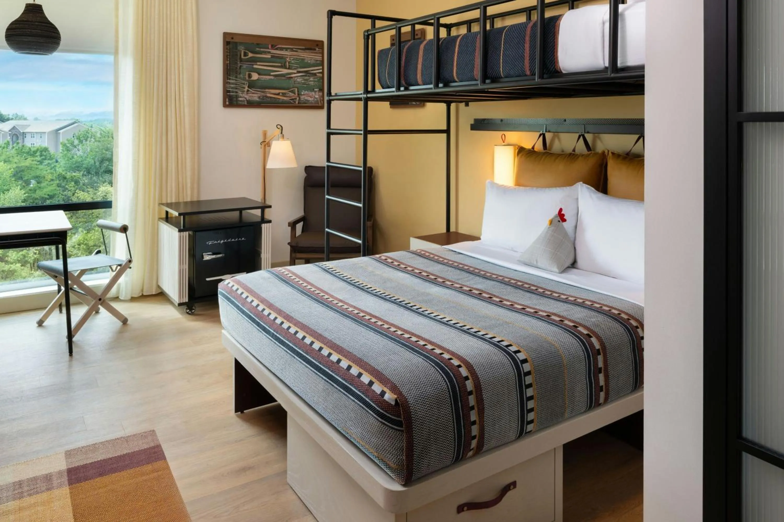 Photo of the whole room, Bed in Moxy Fayetteville