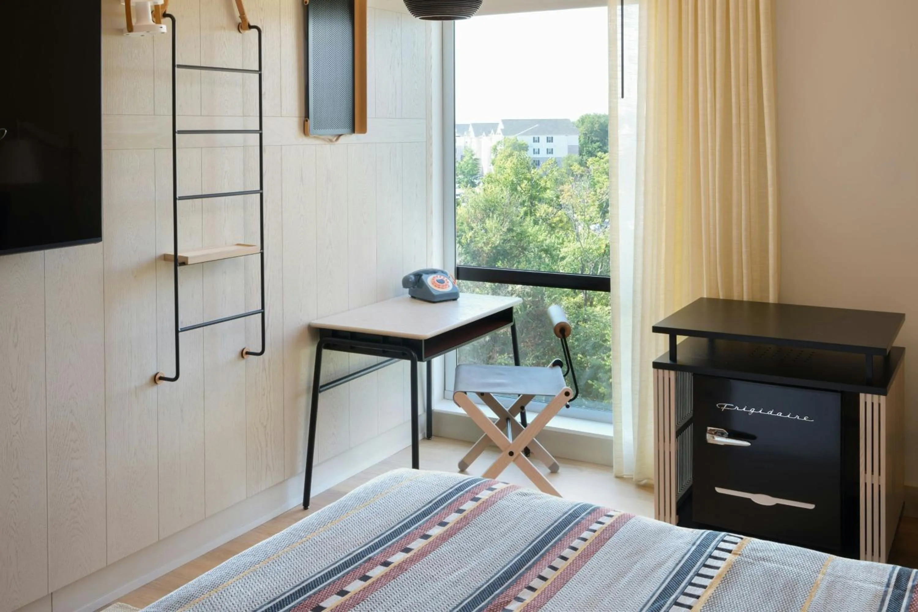 Photo of the whole room in Moxy Fayetteville