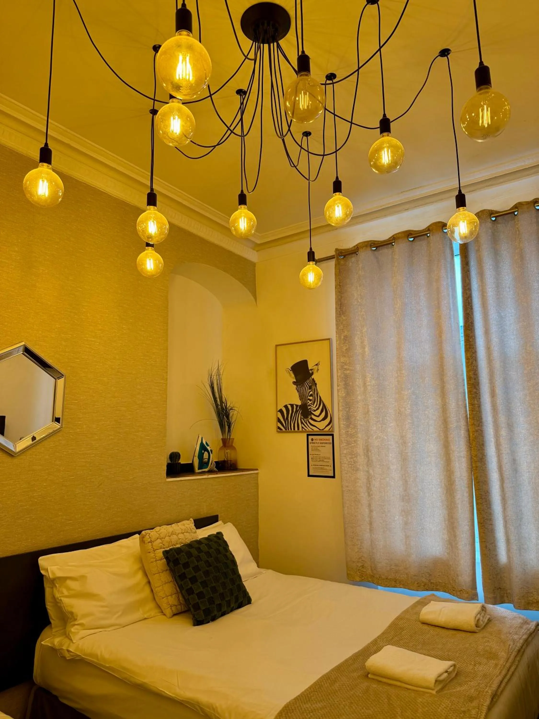 BoHo BreeZe Rooms