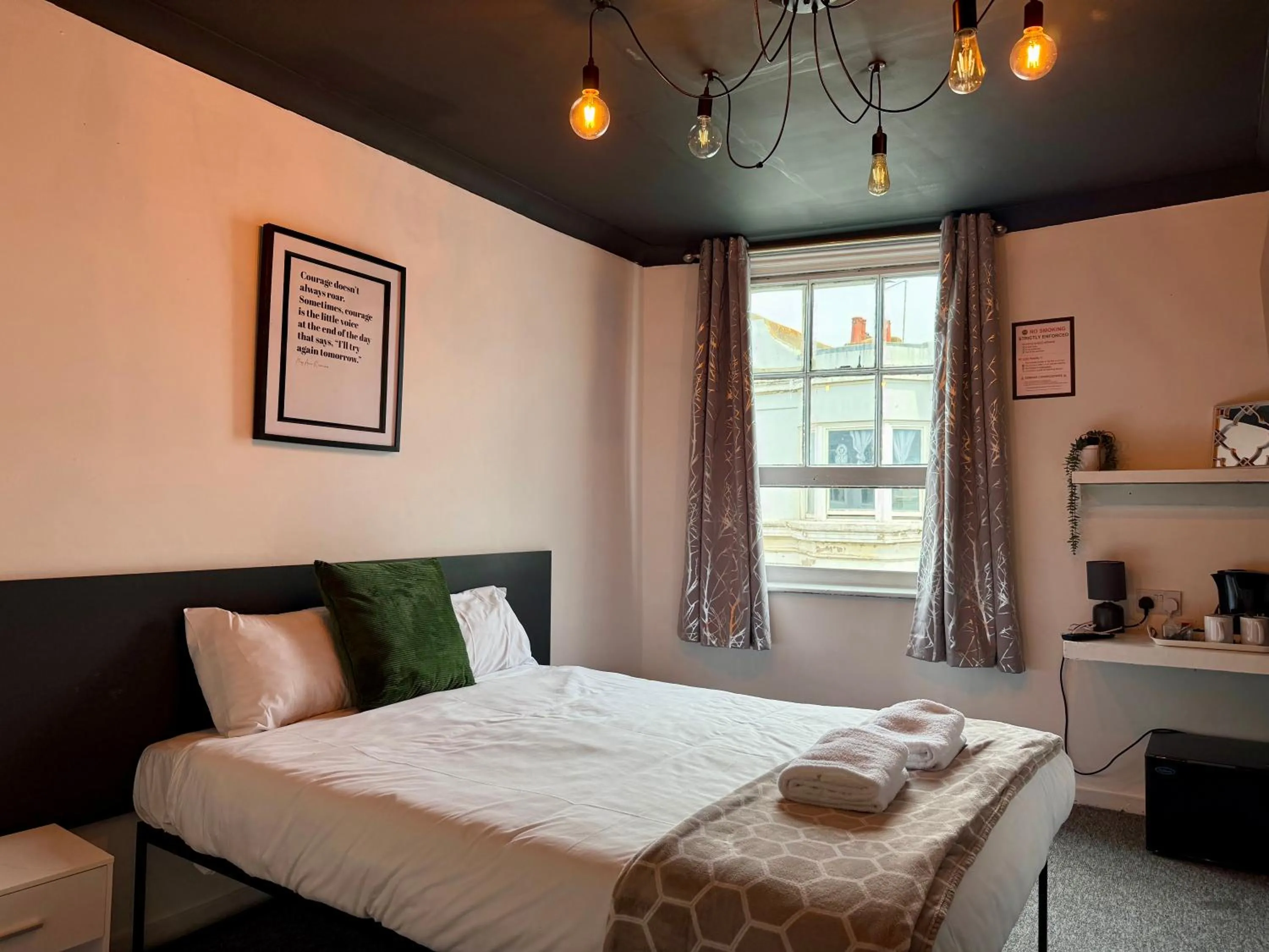 BoHo BreeZe Rooms