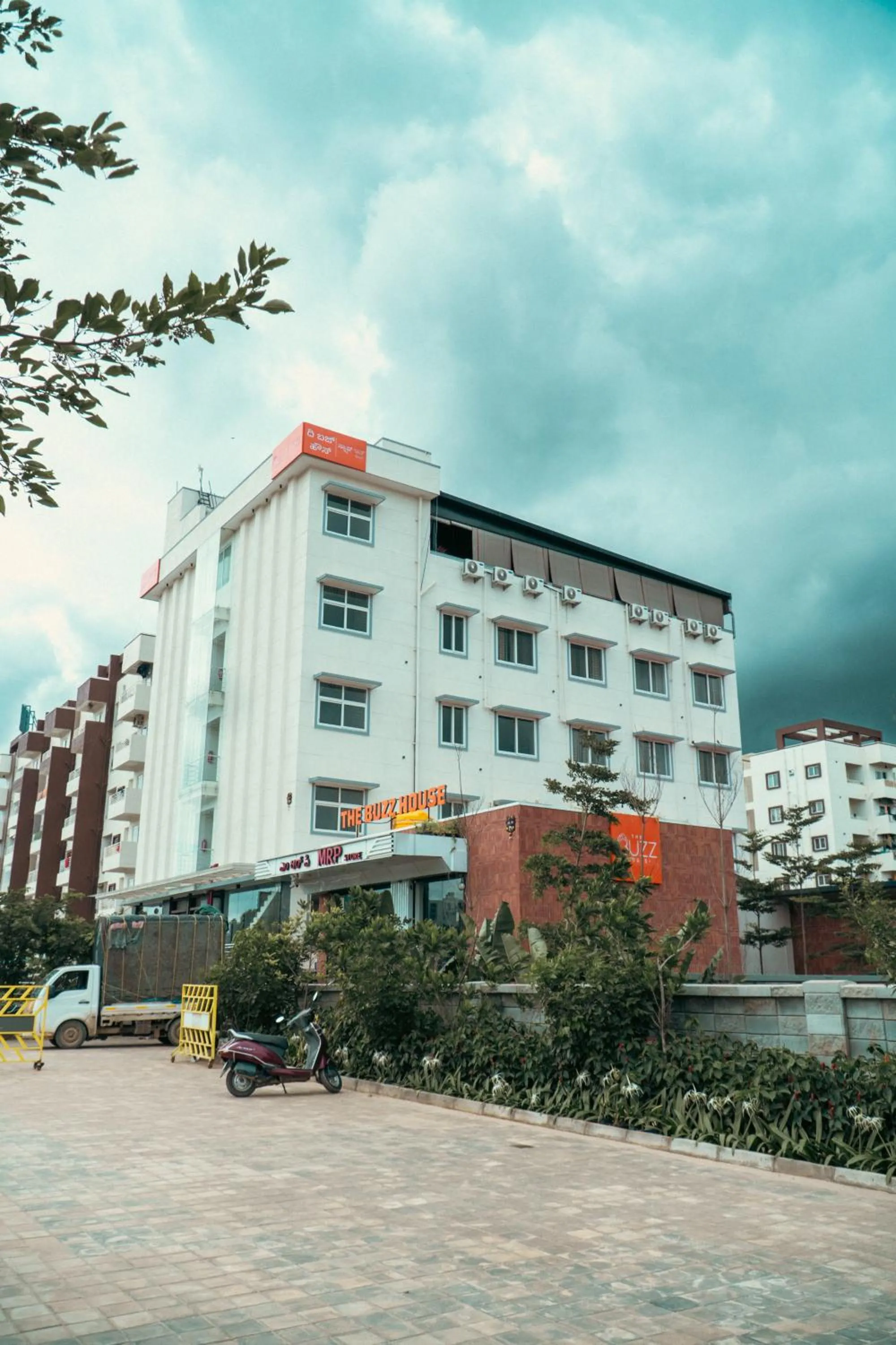 Snap Inn Rooms By The Buzz House