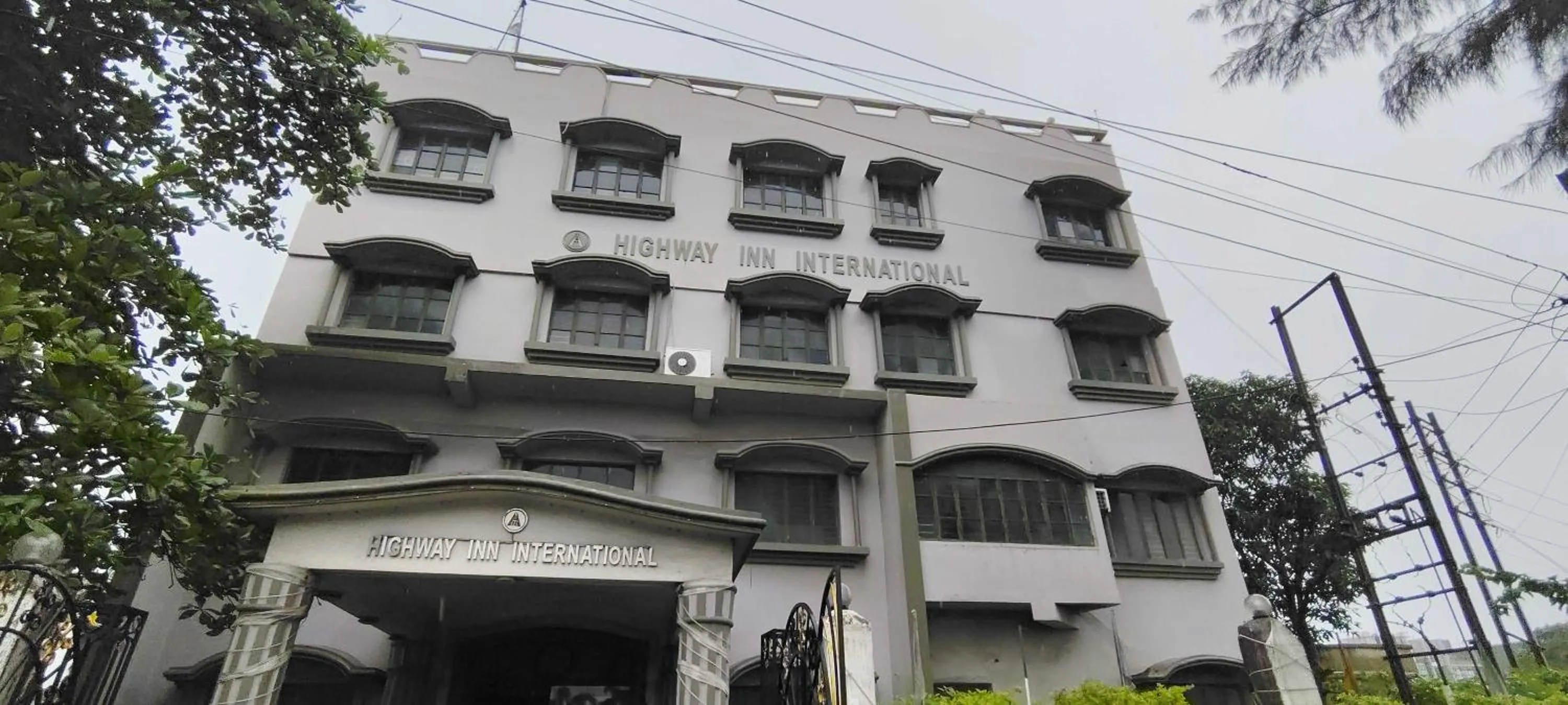 Facade/entrance in Hotel O Highway Inn International