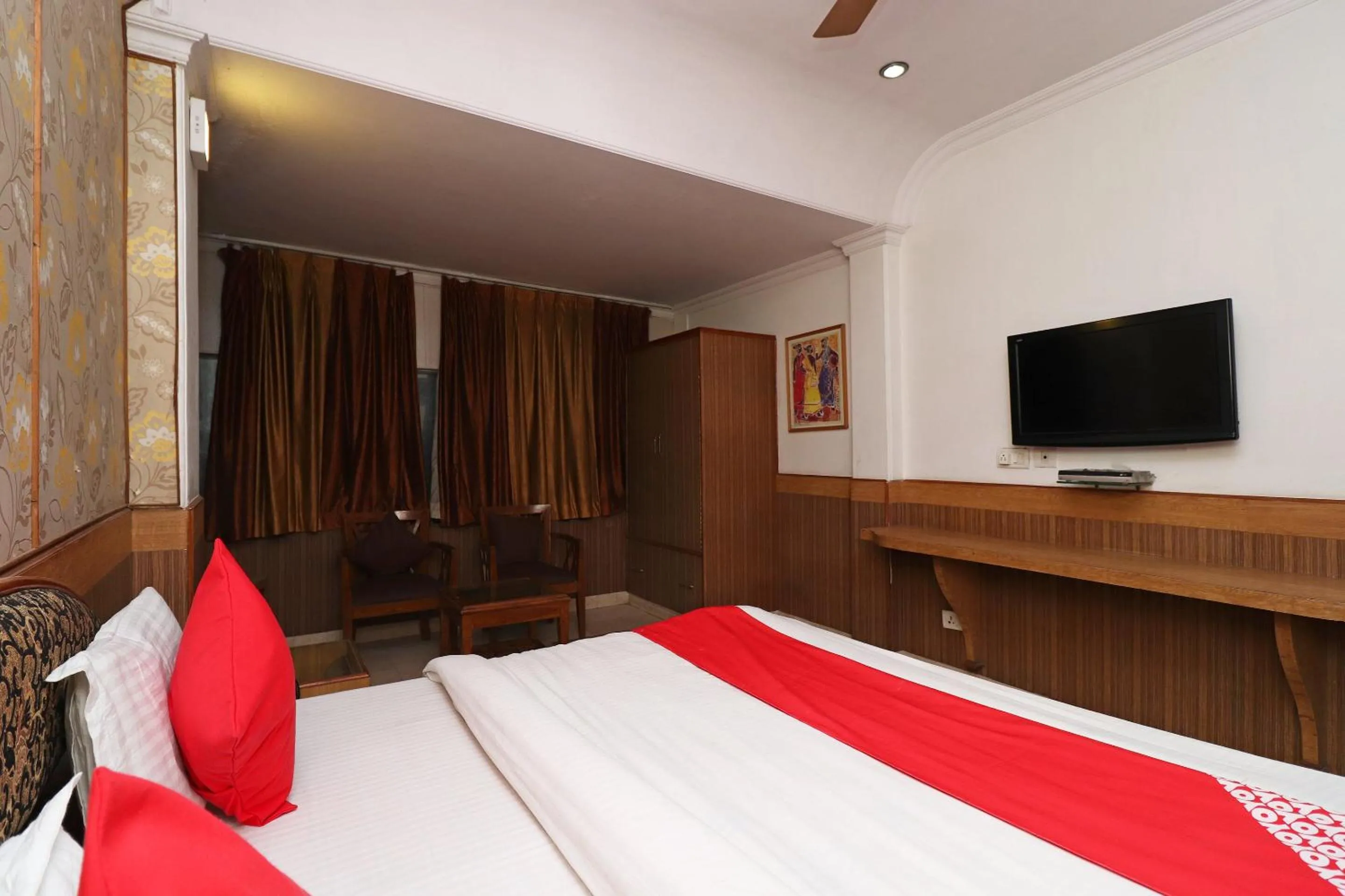 Bedroom, Bed in Hotel O Highway Inn International