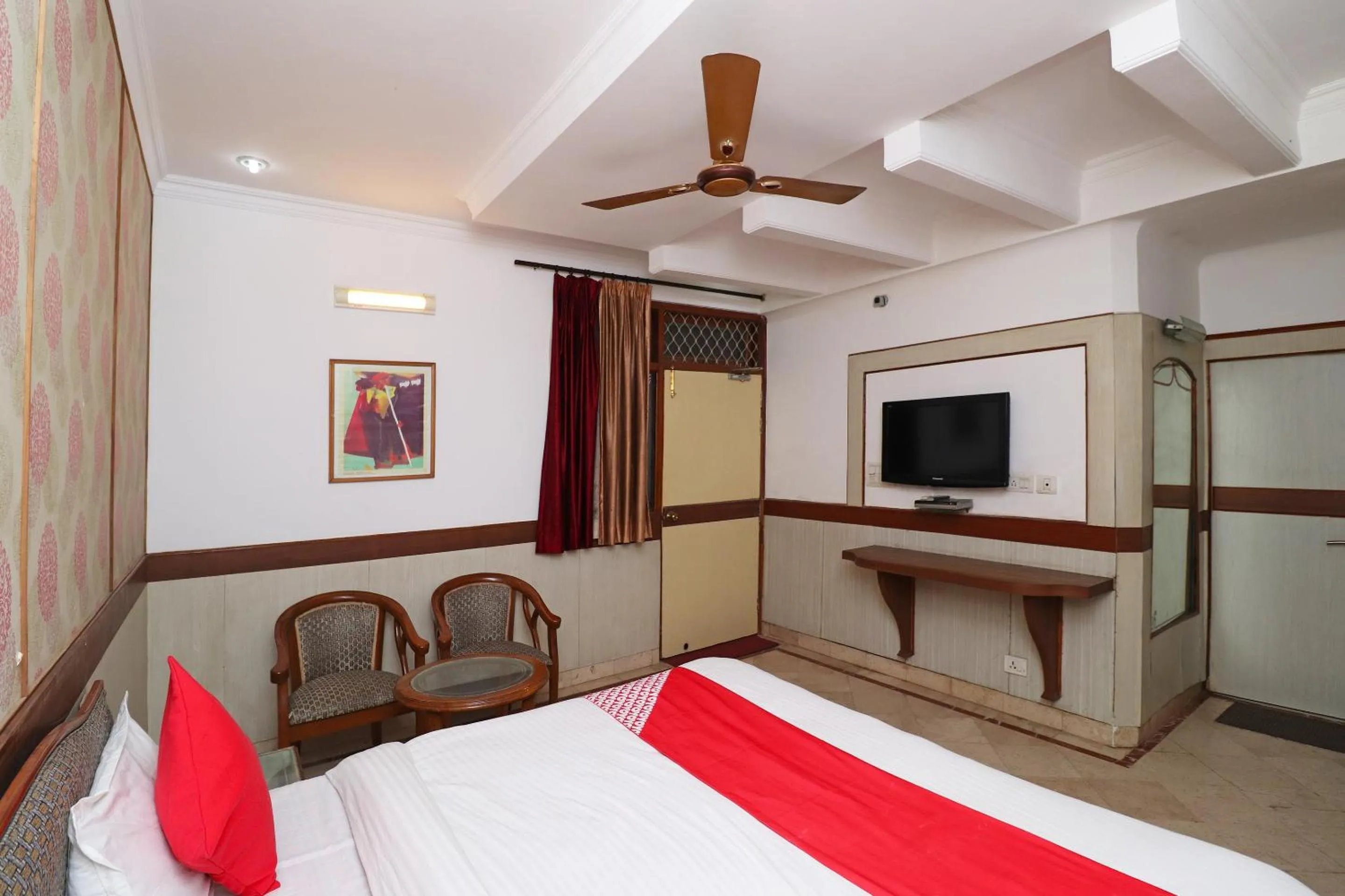 Bedroom, Bed in Hotel O Highway Inn International