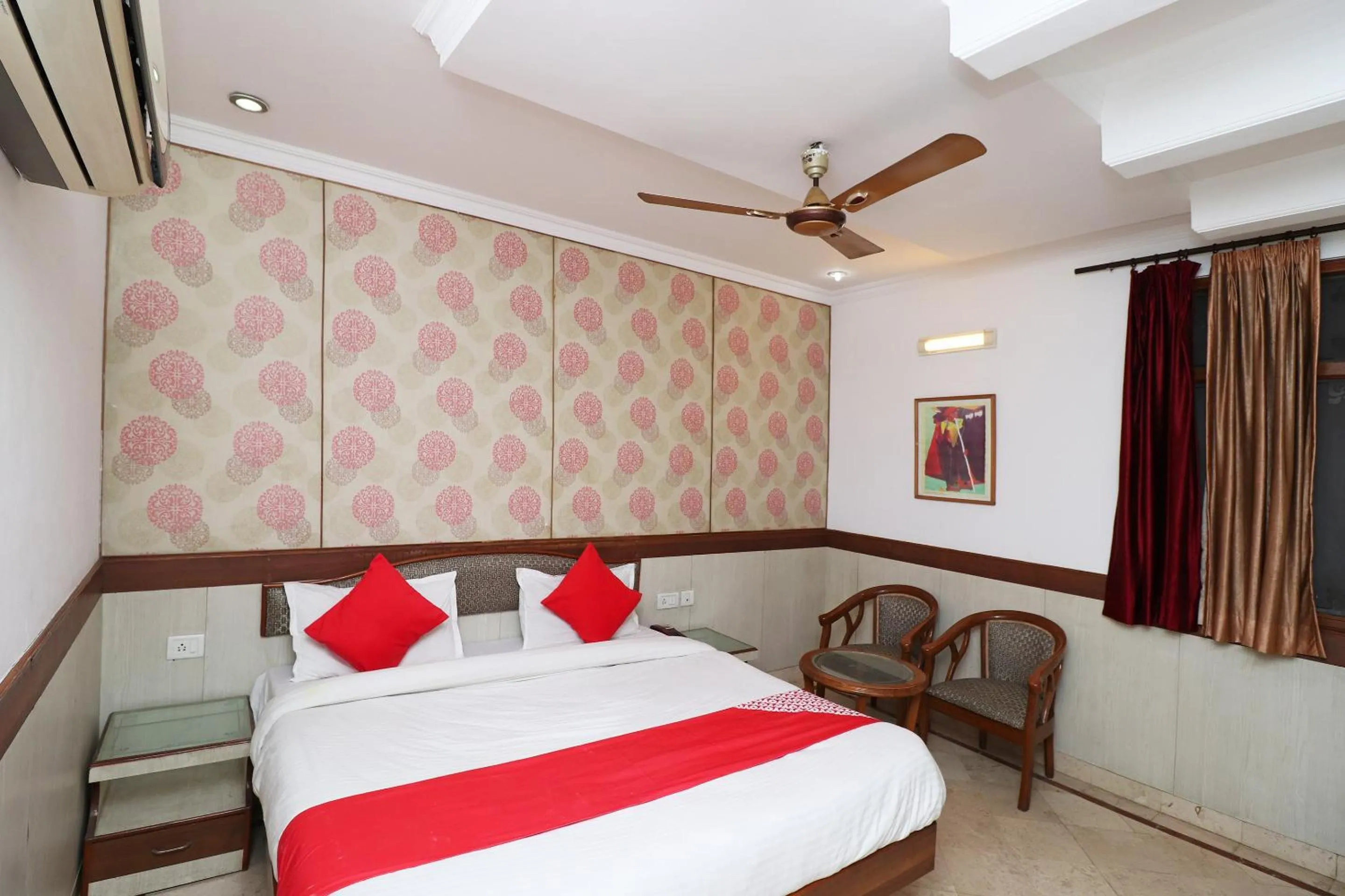 Bedroom, Bed in Hotel O Highway Inn International