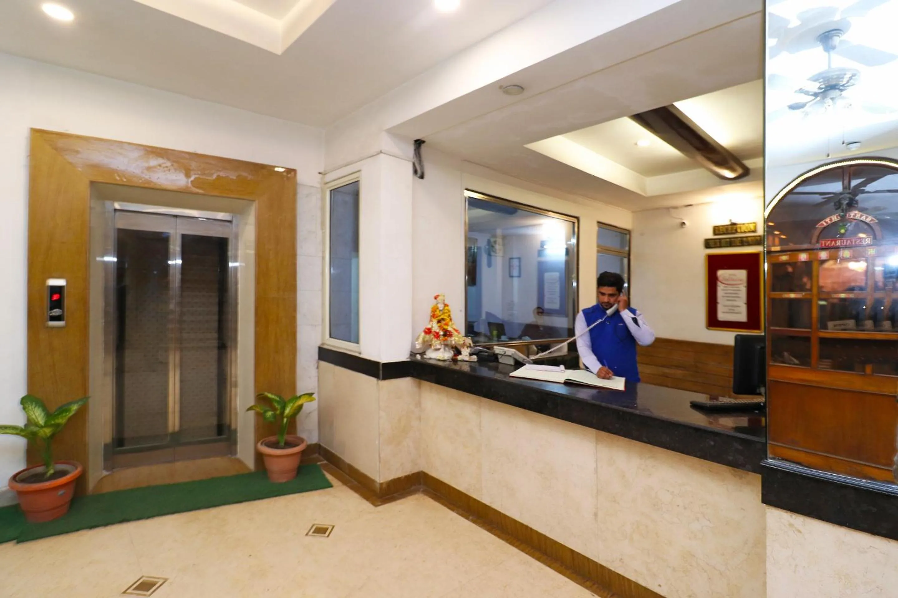 Lobby or reception in Hotel O Highway Inn International