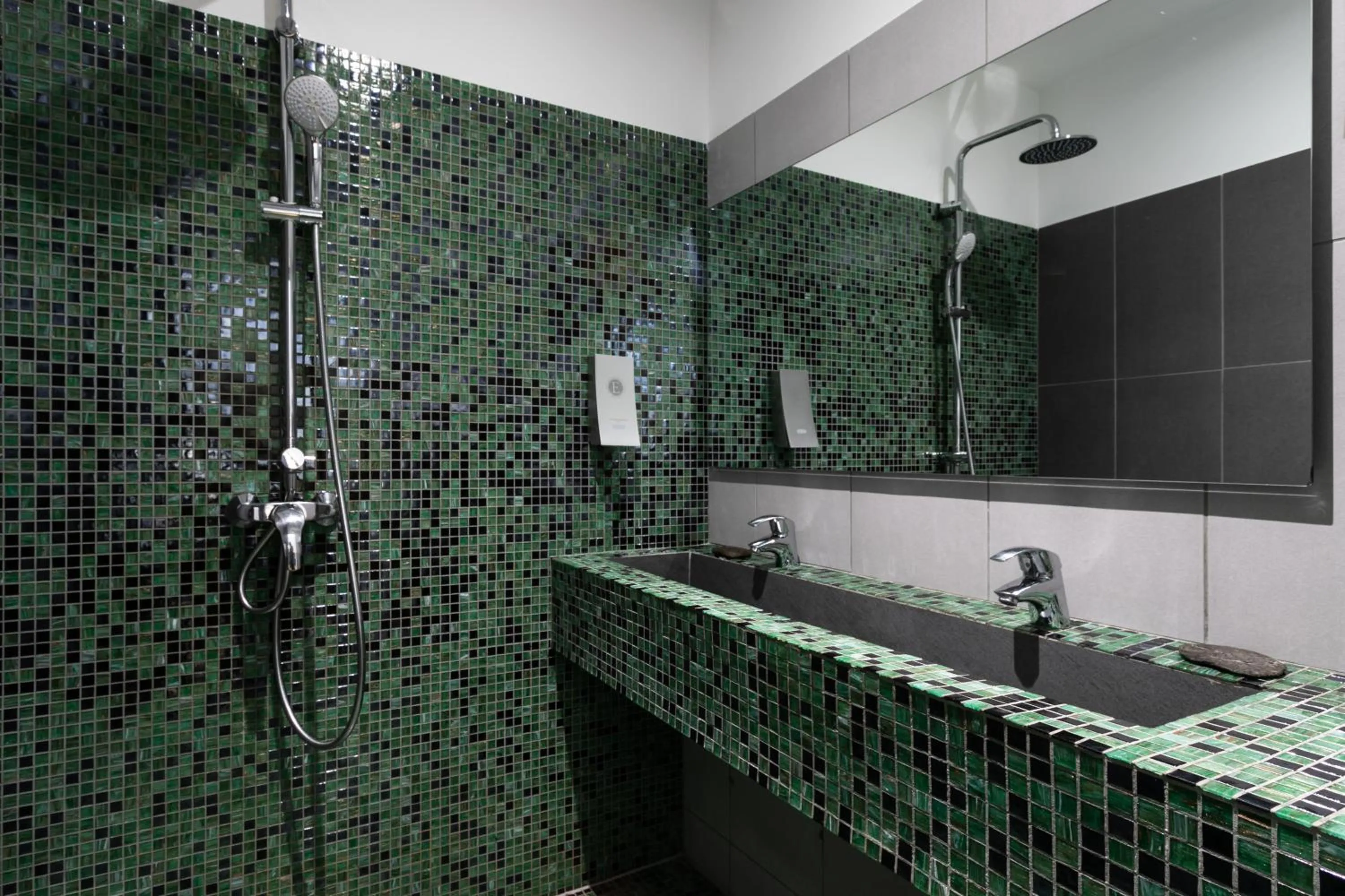 Shower in Boutique Hôtel Entraigues