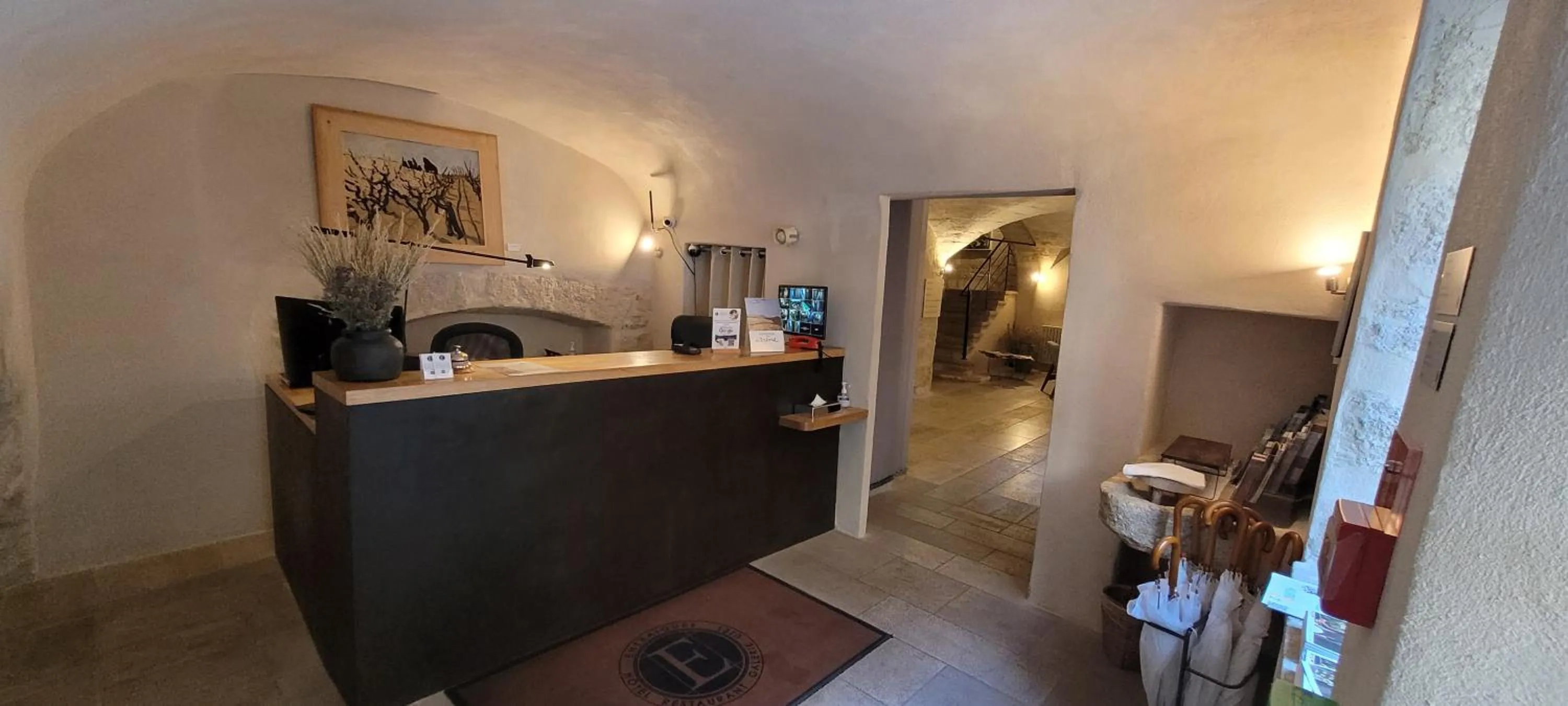 Facade/entrance in Boutique Hôtel Entraigues