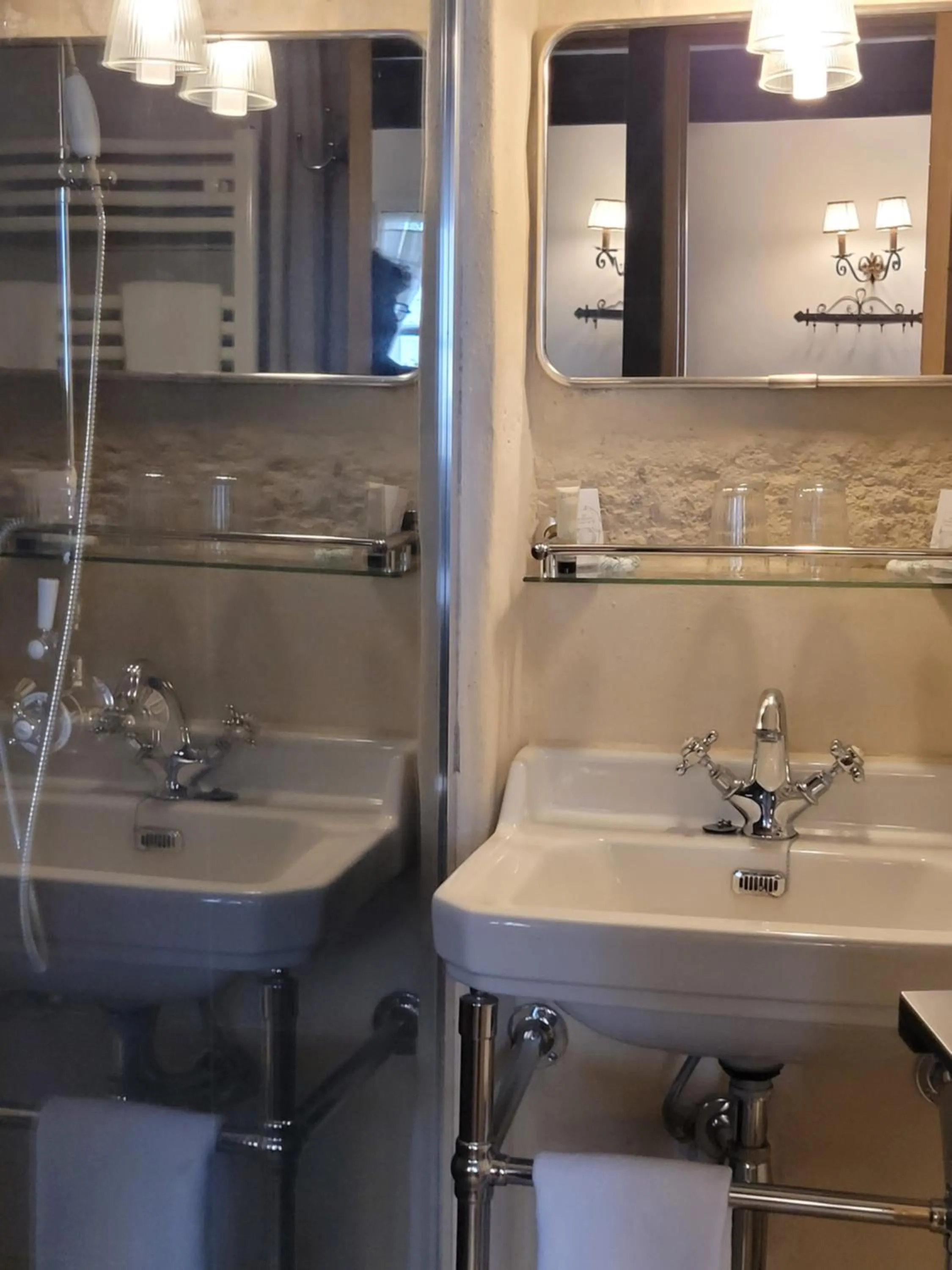 Shower in Boutique Hôtel Entraigues