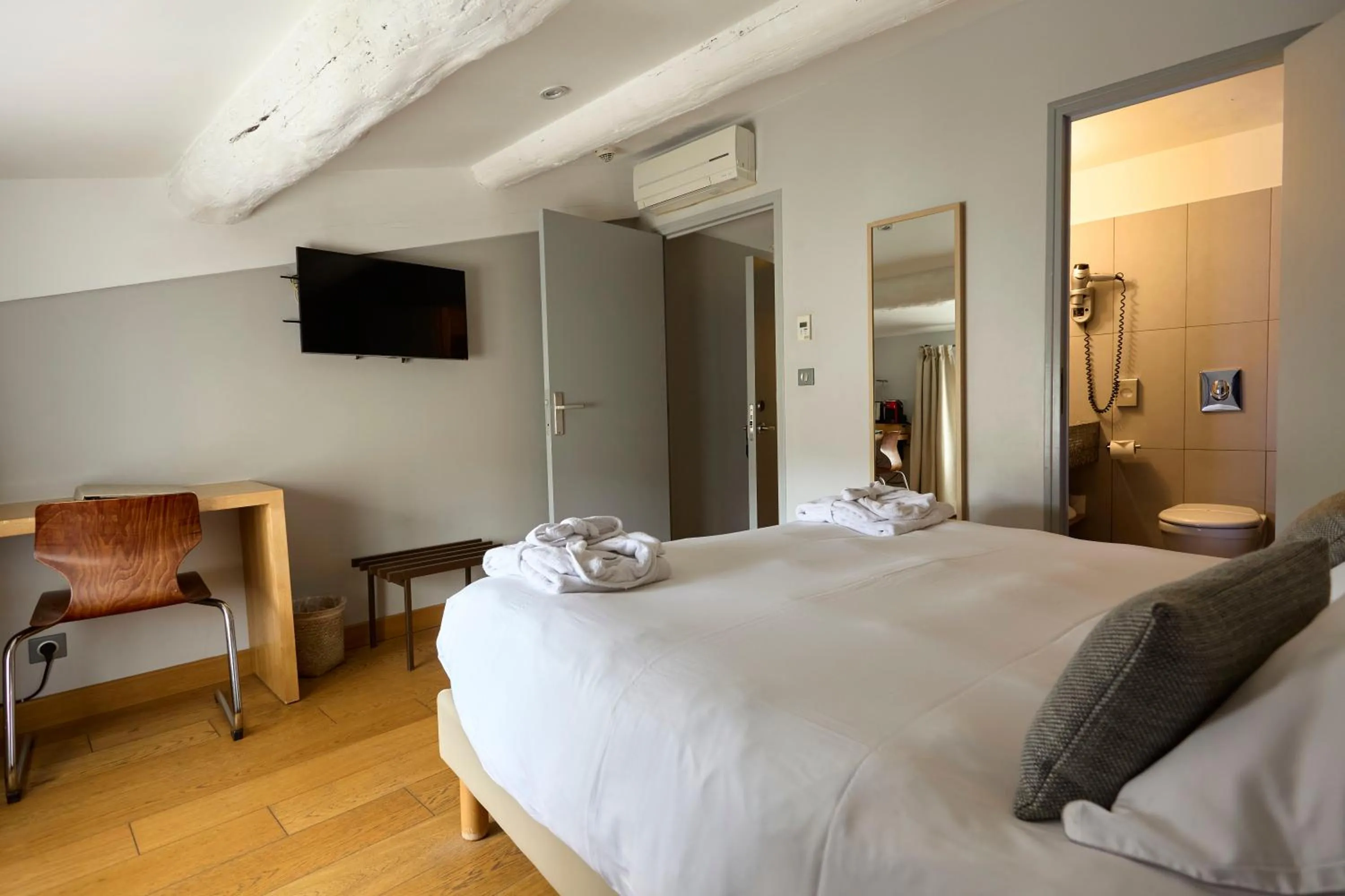 Bed in Boutique Hôtel Entraigues