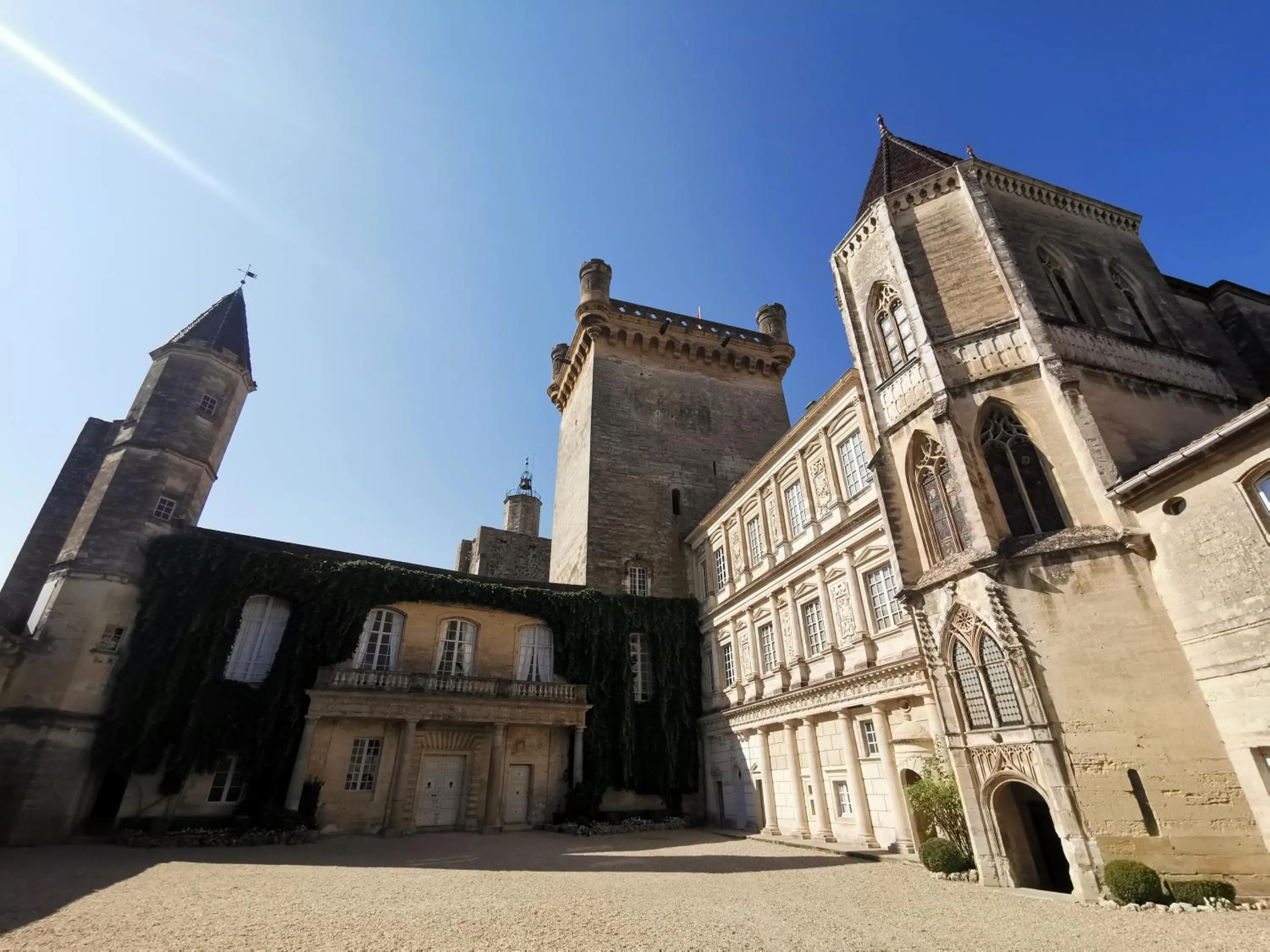 Day in Boutique Hôtel Entraigues