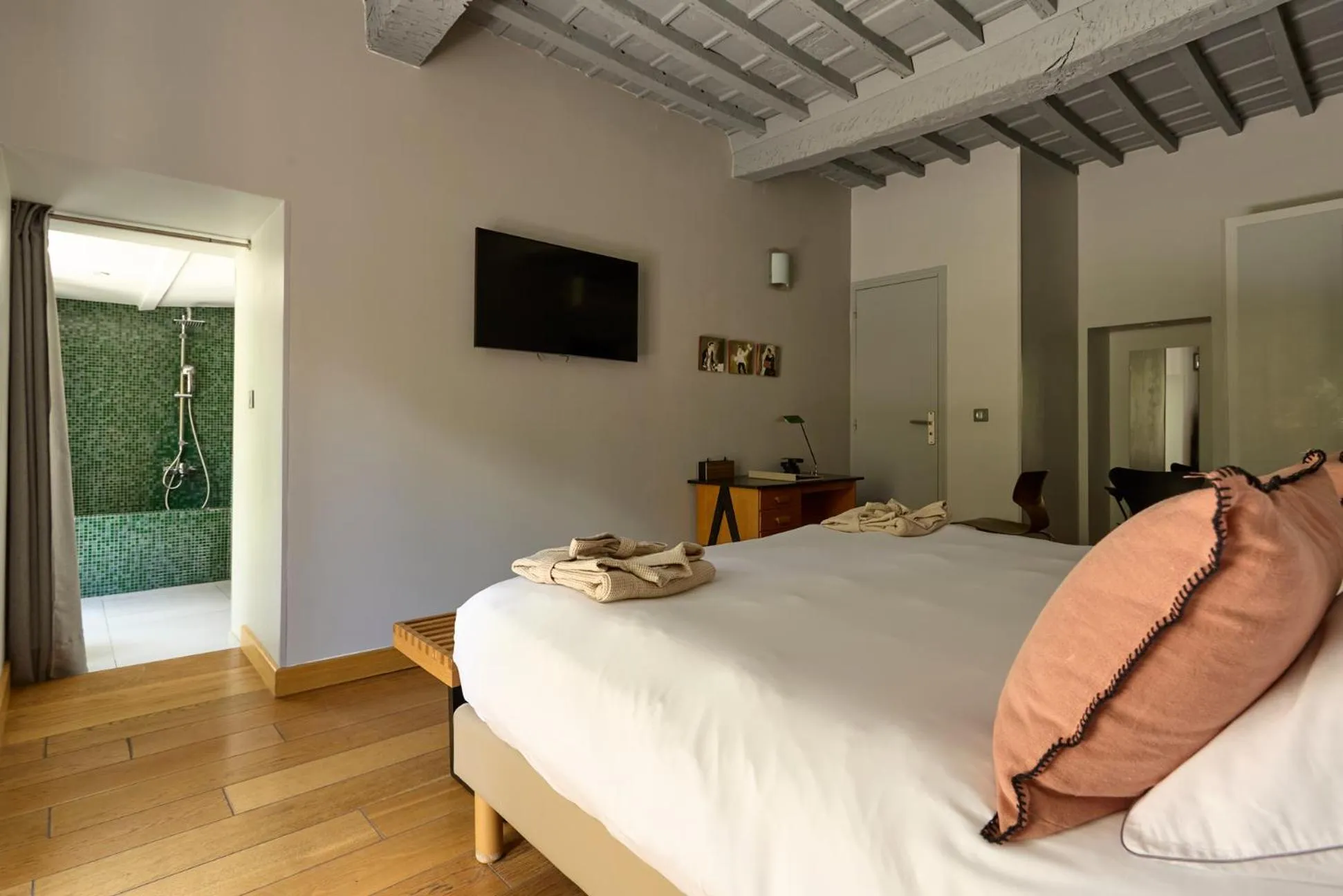 Bed in Boutique Hôtel Entraigues