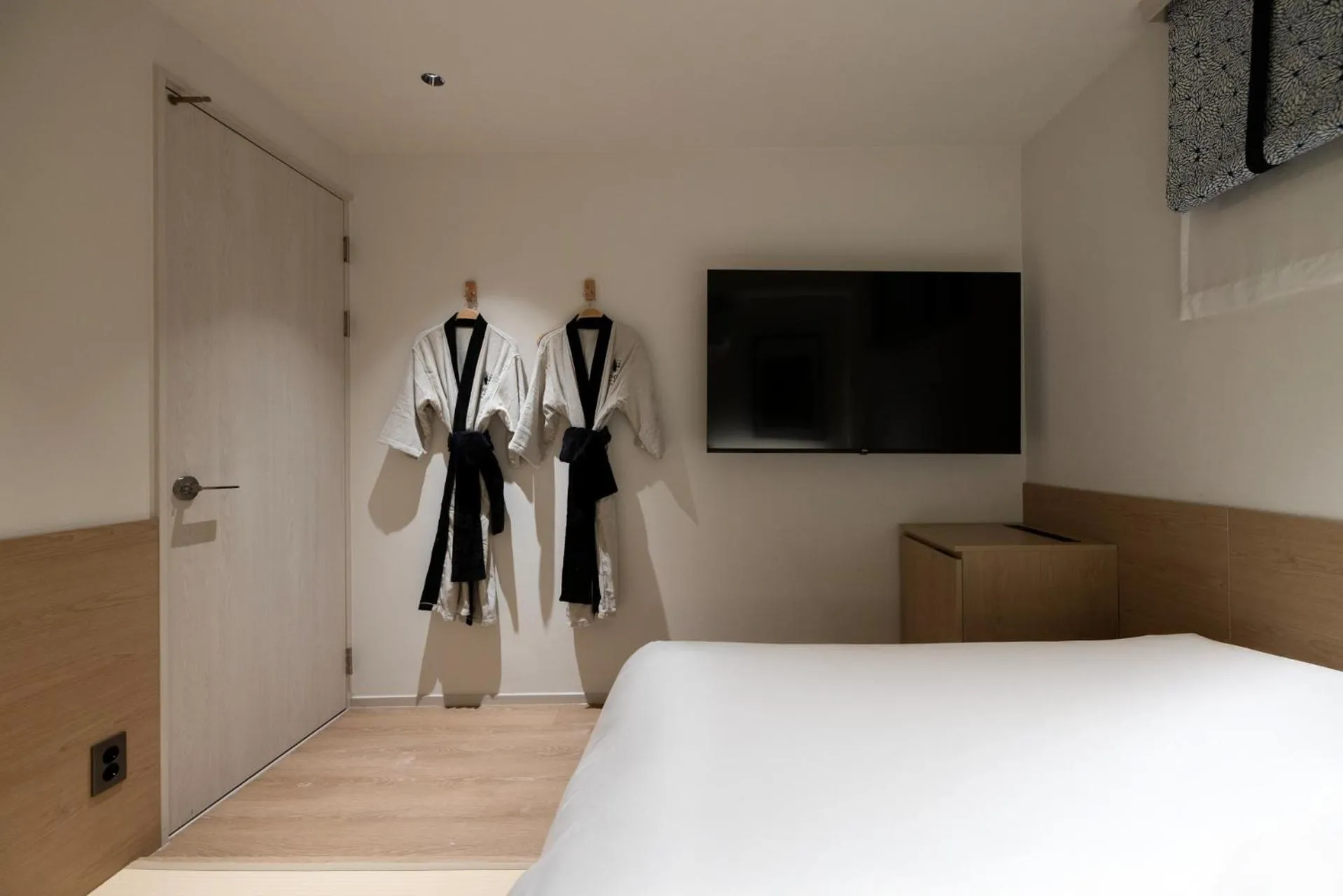 Photo of the whole room, Bed in Sowon Ryokan and Hotel by Aank Sangbong