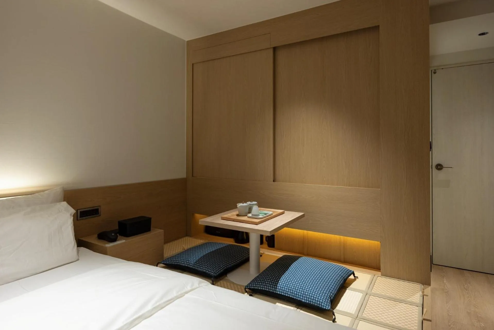 Photo of the whole room, Bed in Sowon Ryokan and Hotel by Aank Sangbong