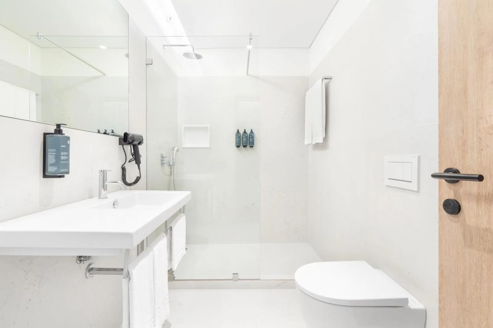 Bathroom in Moov Apartments Boavista