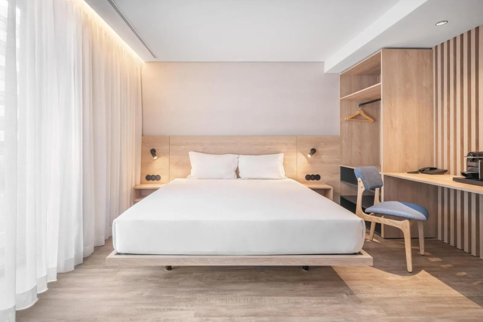 Bedroom, Bed in Moov Apartments Boavista