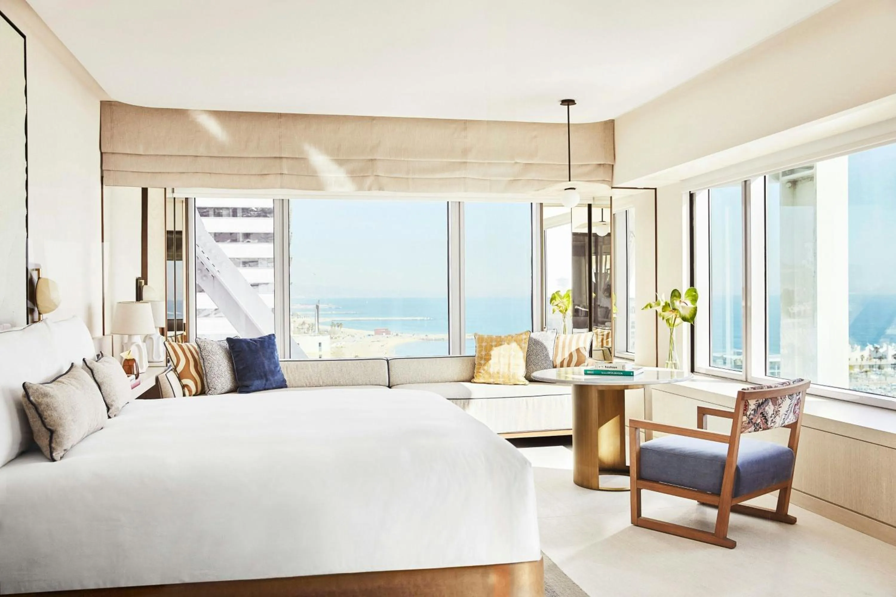 Bedroom, Bed in Hotel Arts Barcelona