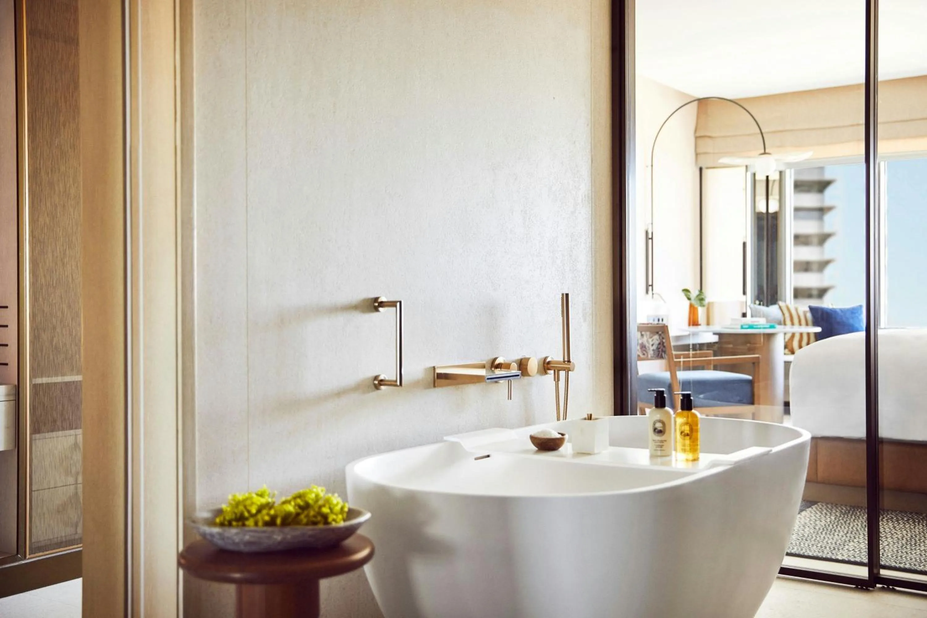 Photo of the whole room in Hotel Arts Barcelona